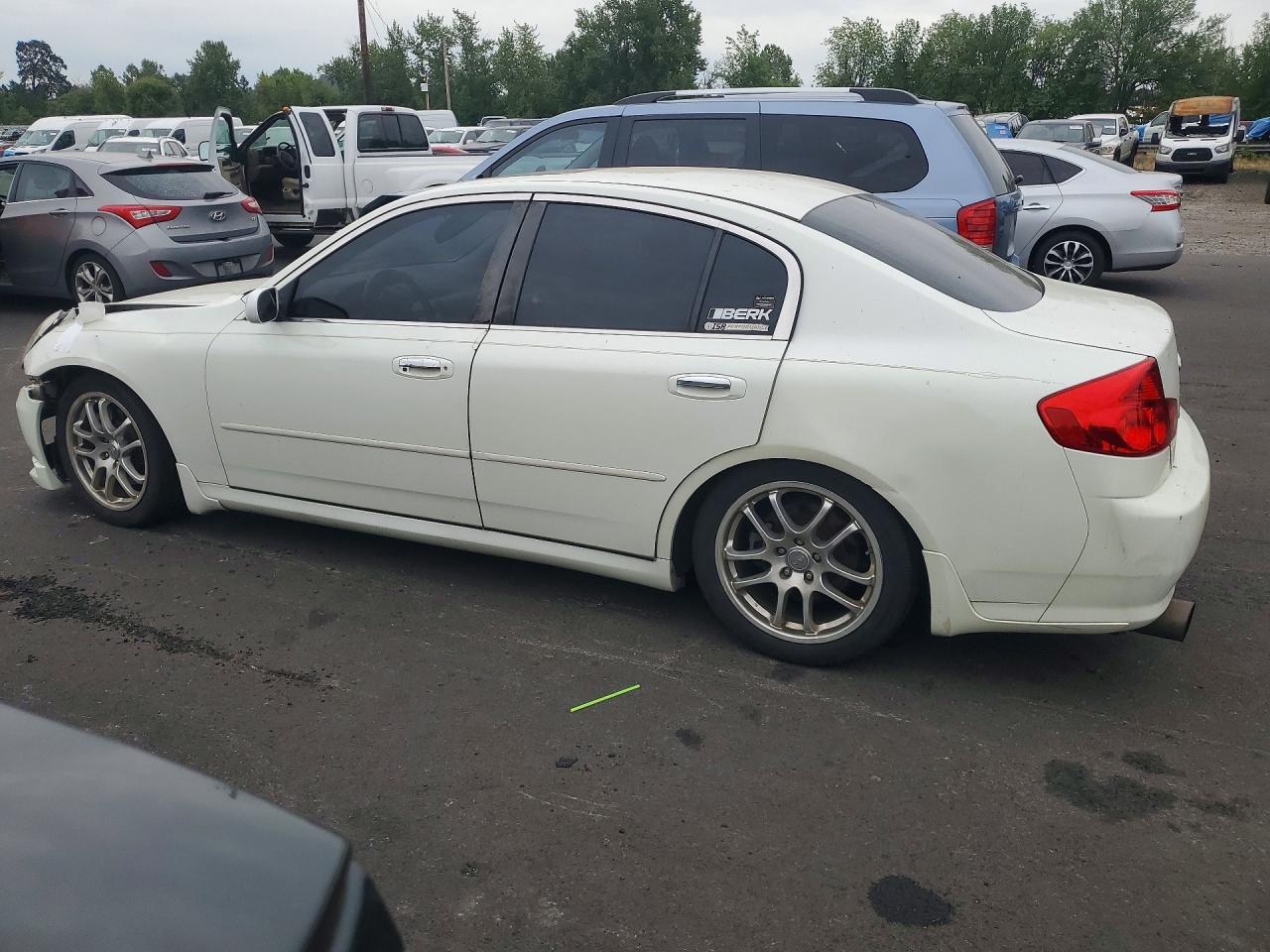 2005 Infiniti G35 Base White vin: JNKCV51E35M222634