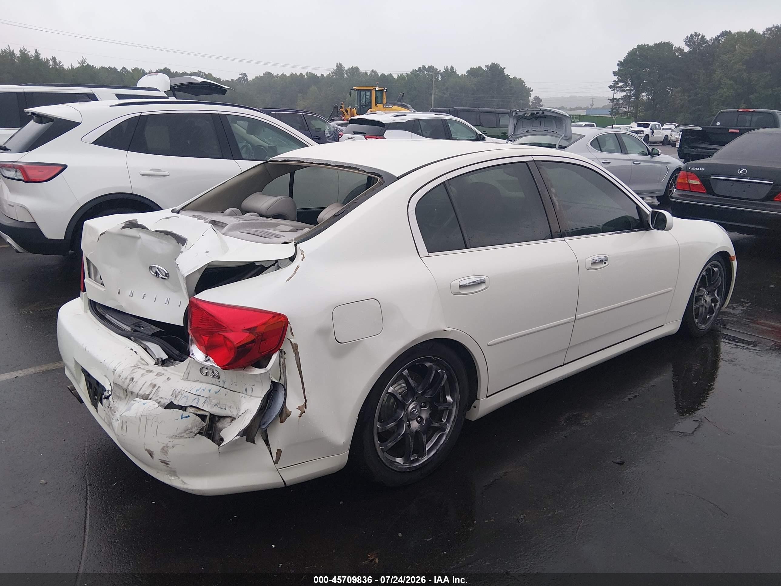 2005 Infiniti G35   White vin: JNKCV51E65M208517