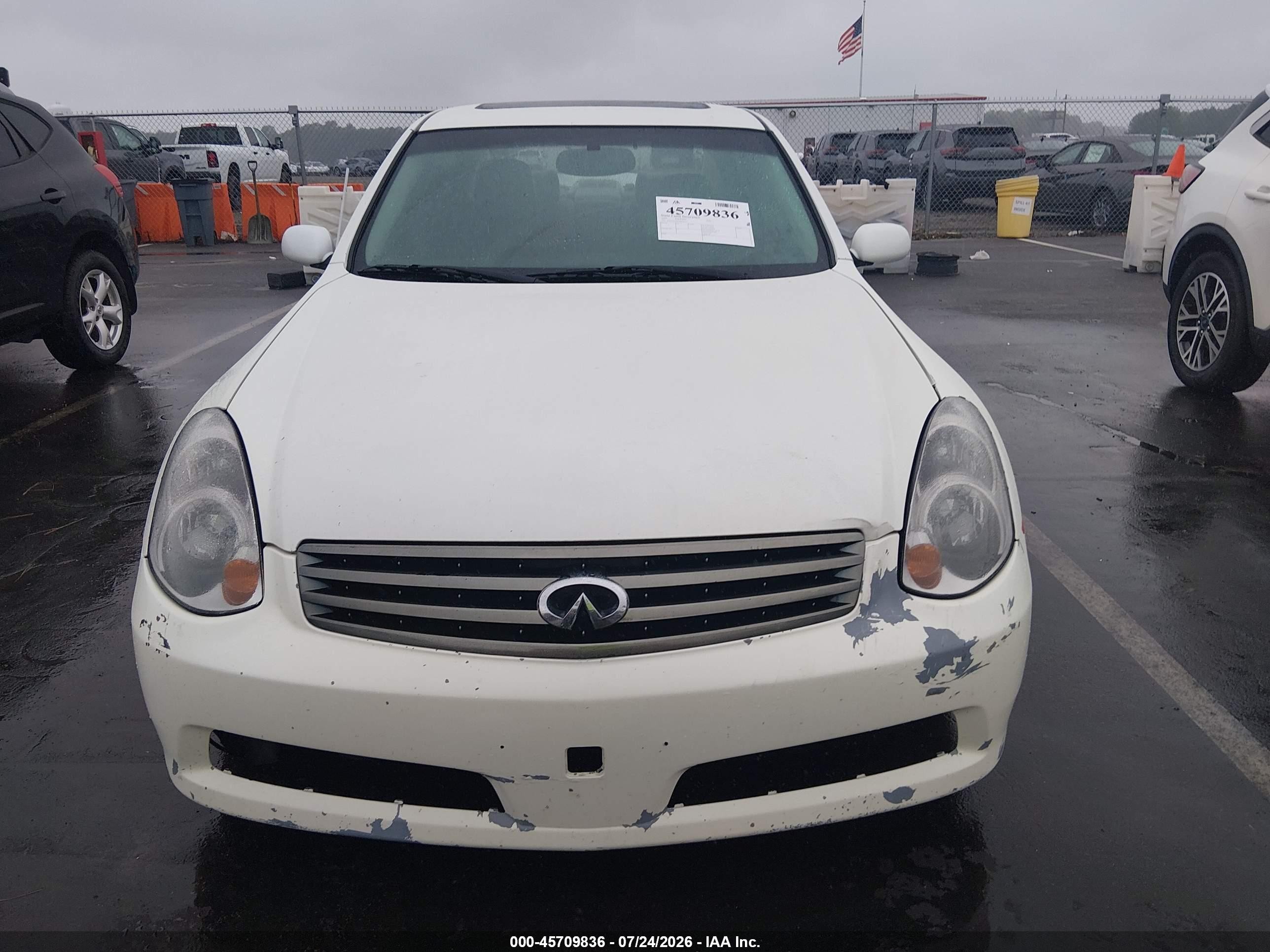 2005 Infiniti G35   White vin: JNKCV51E65M208517