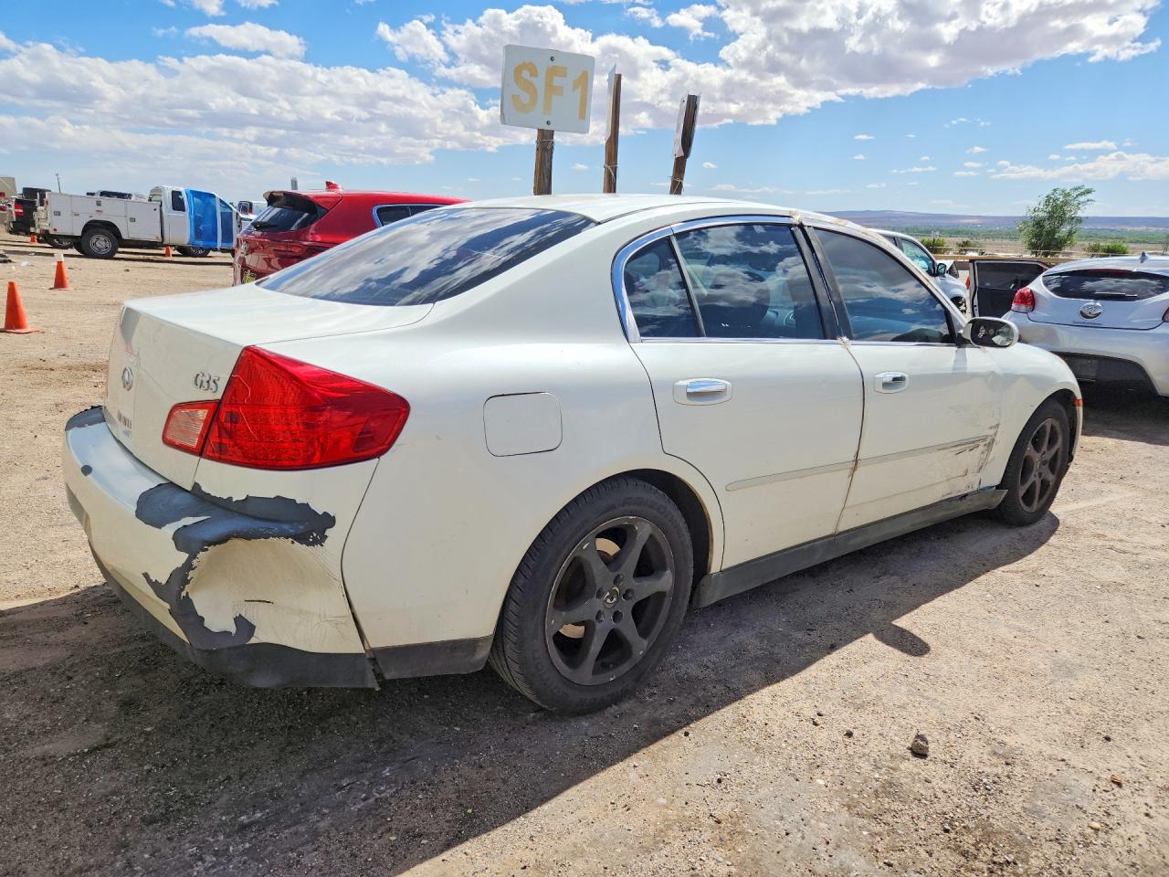 2003 Infiniti G35 Base White vin: JNKCV51E73M011613