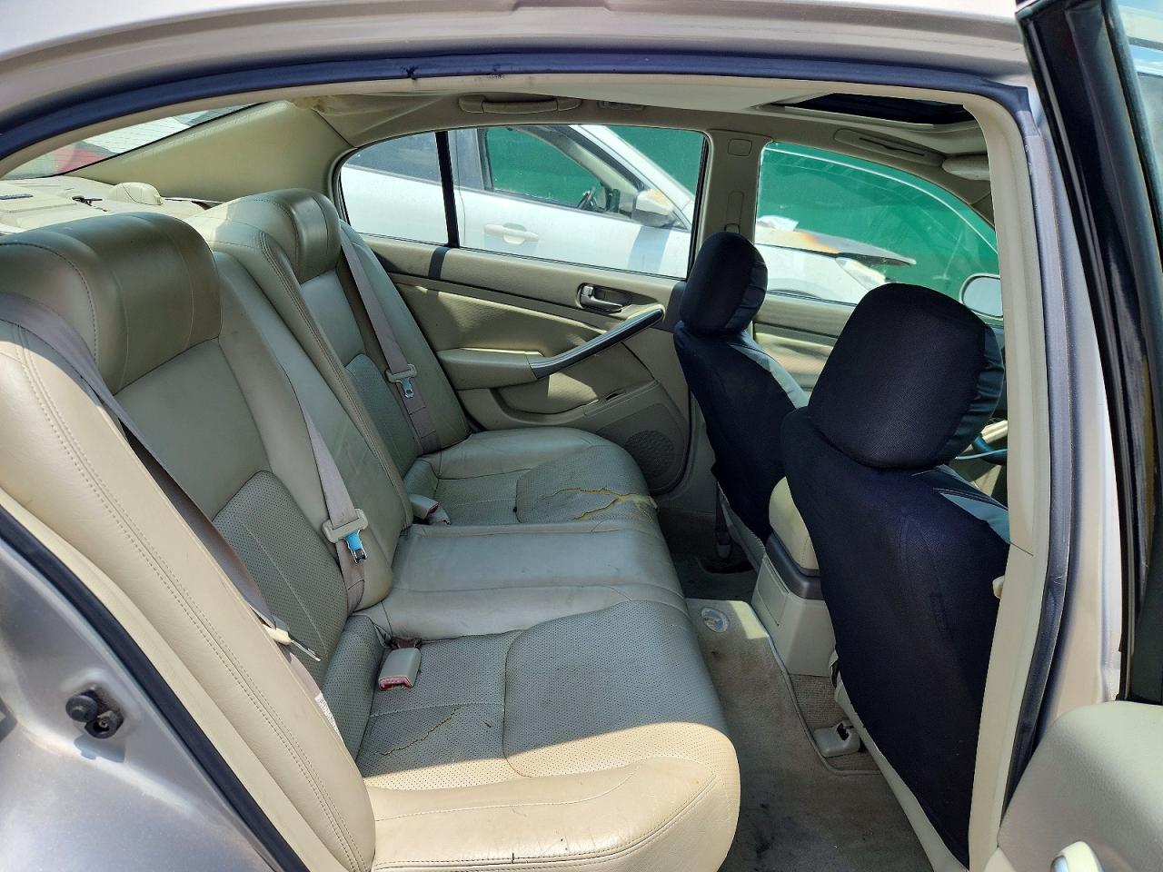 2003 Infiniti G35 Base Gold vin: JNKCV51E73M021879