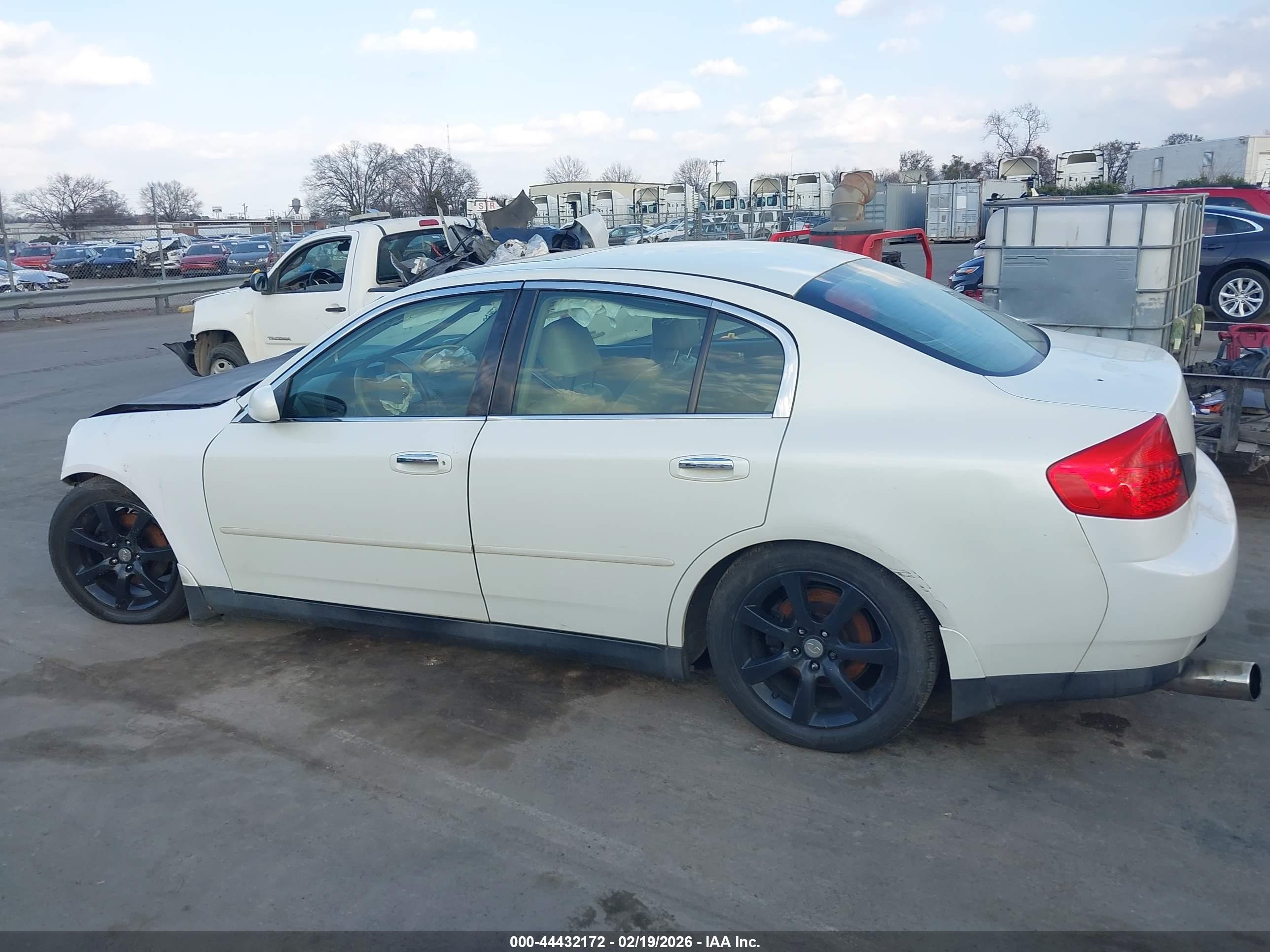 2004 Infiniti G35   White vin: JNKCV51E84M617407