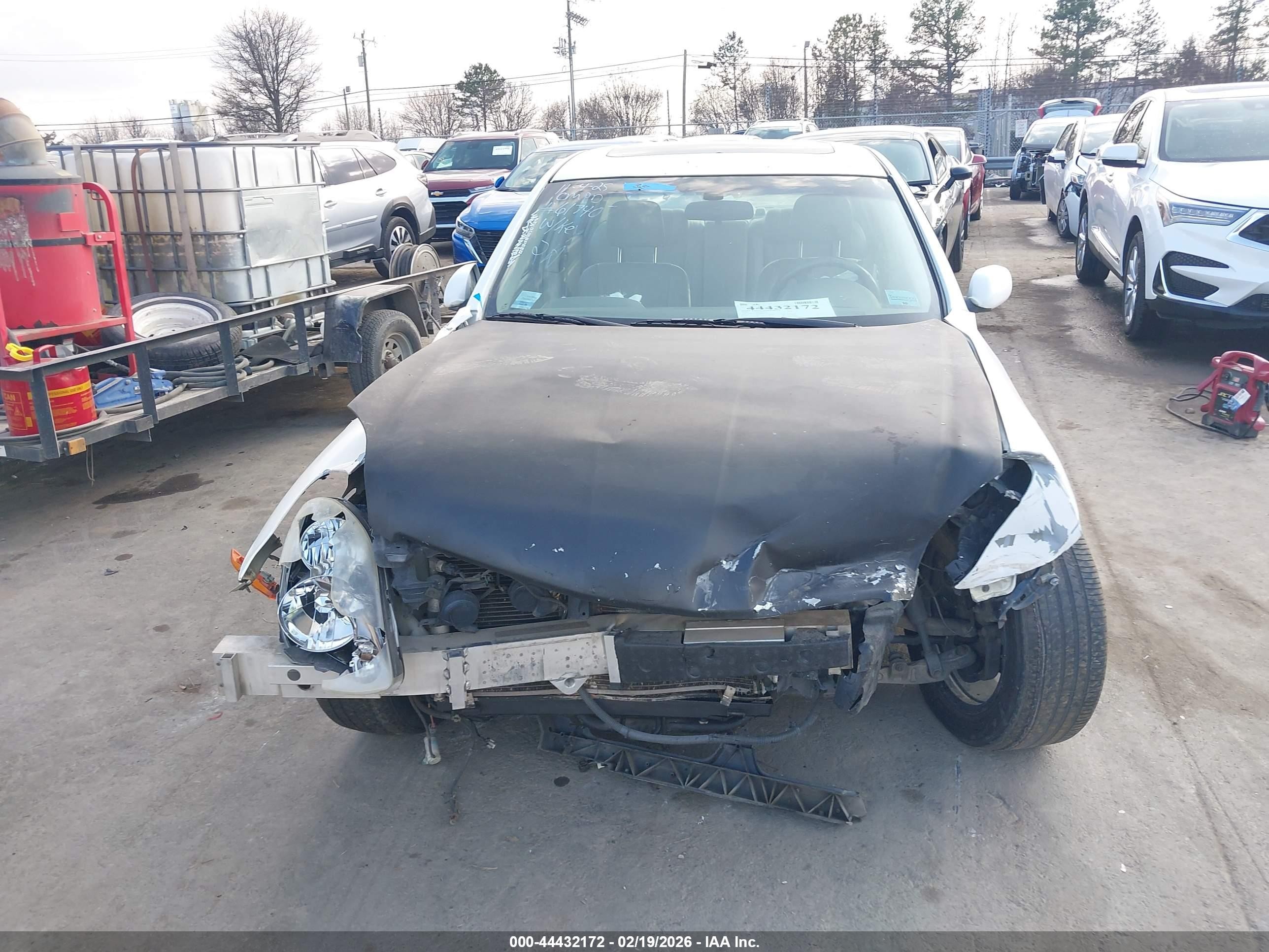 2004 Infiniti G35   White vin: JNKCV51E84M617407