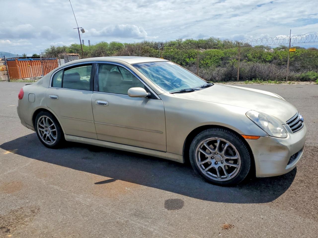 2005 Infiniti G35 Base Tan vin: JNKCV51E85M212777