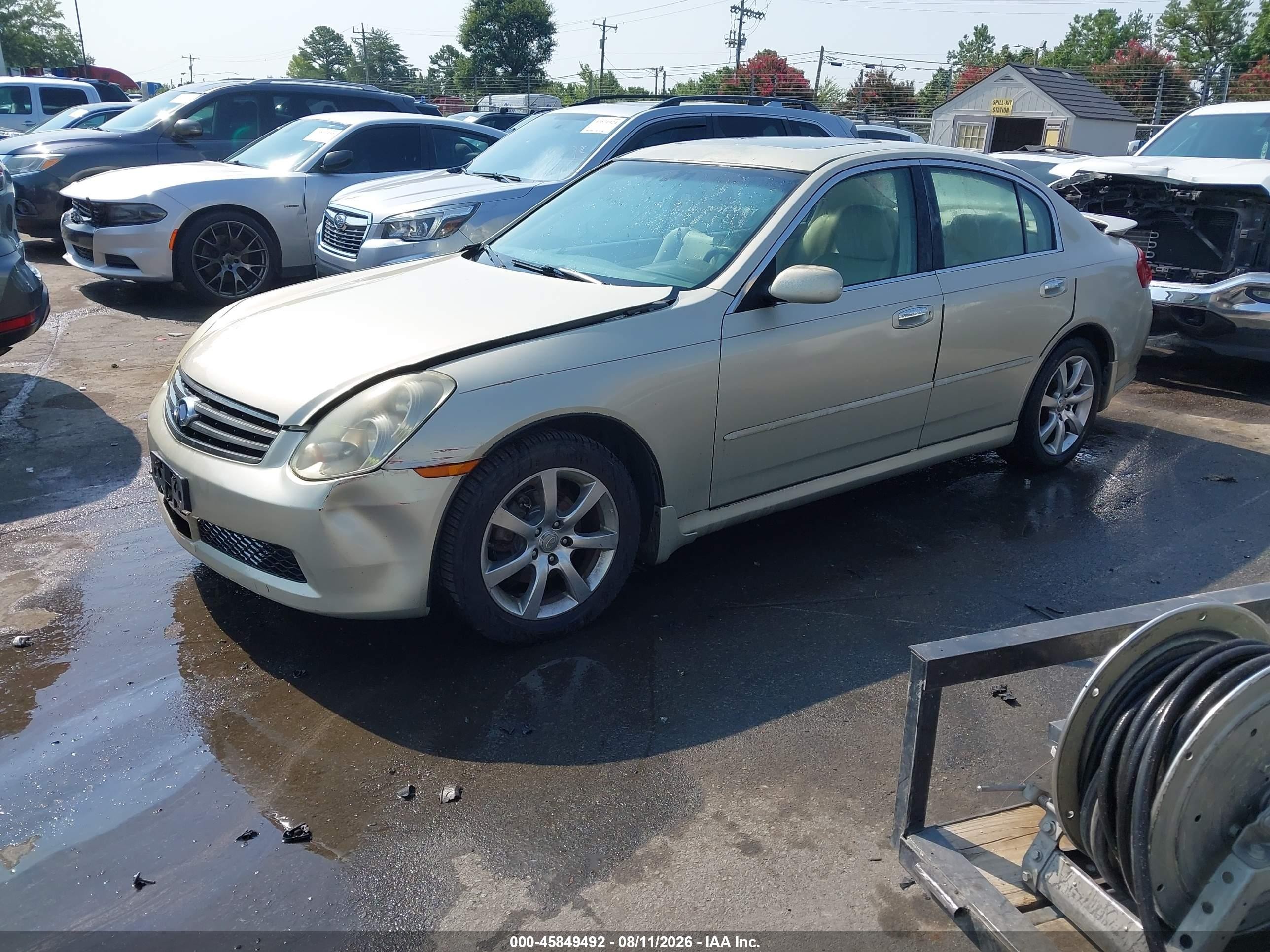 2005 Infiniti G35x   Gold vin: JNKCV51F05M306340