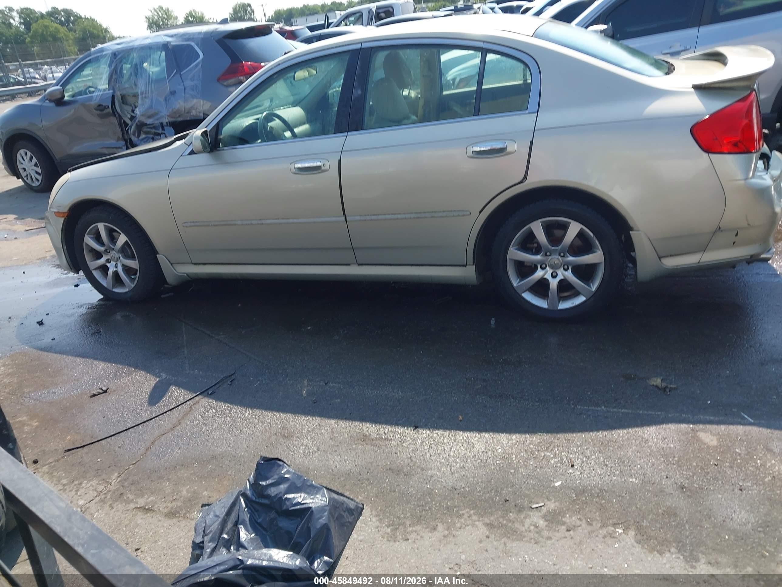 2005 Infiniti G35x   Gold vin: JNKCV51F05M306340