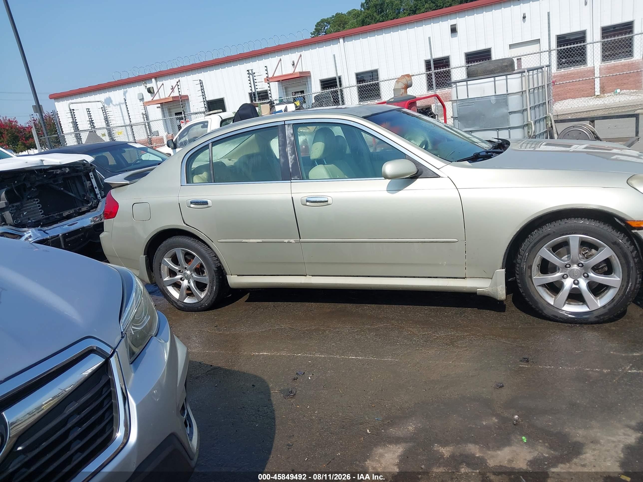 2005 Infiniti G35x   Gold vin: JNKCV51F05M306340