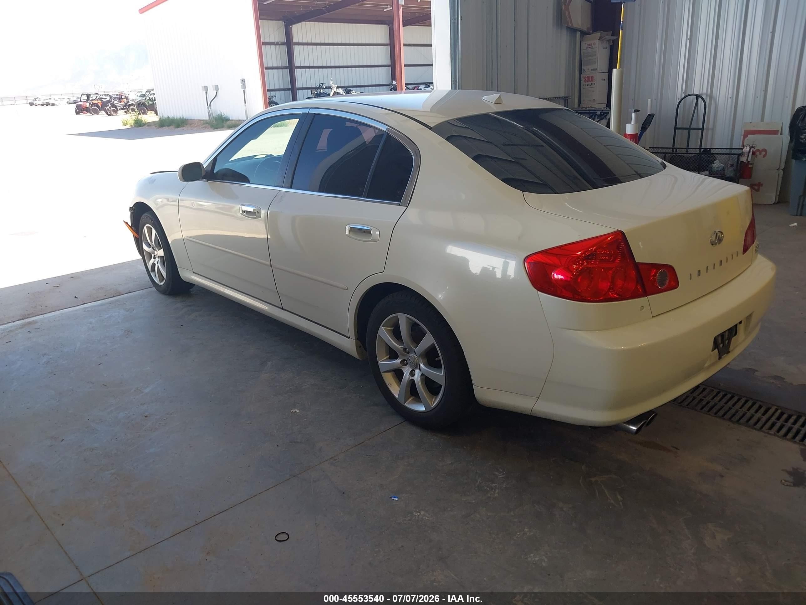 2006 Infiniti G35x   White vin: JNKCV51F06M605604