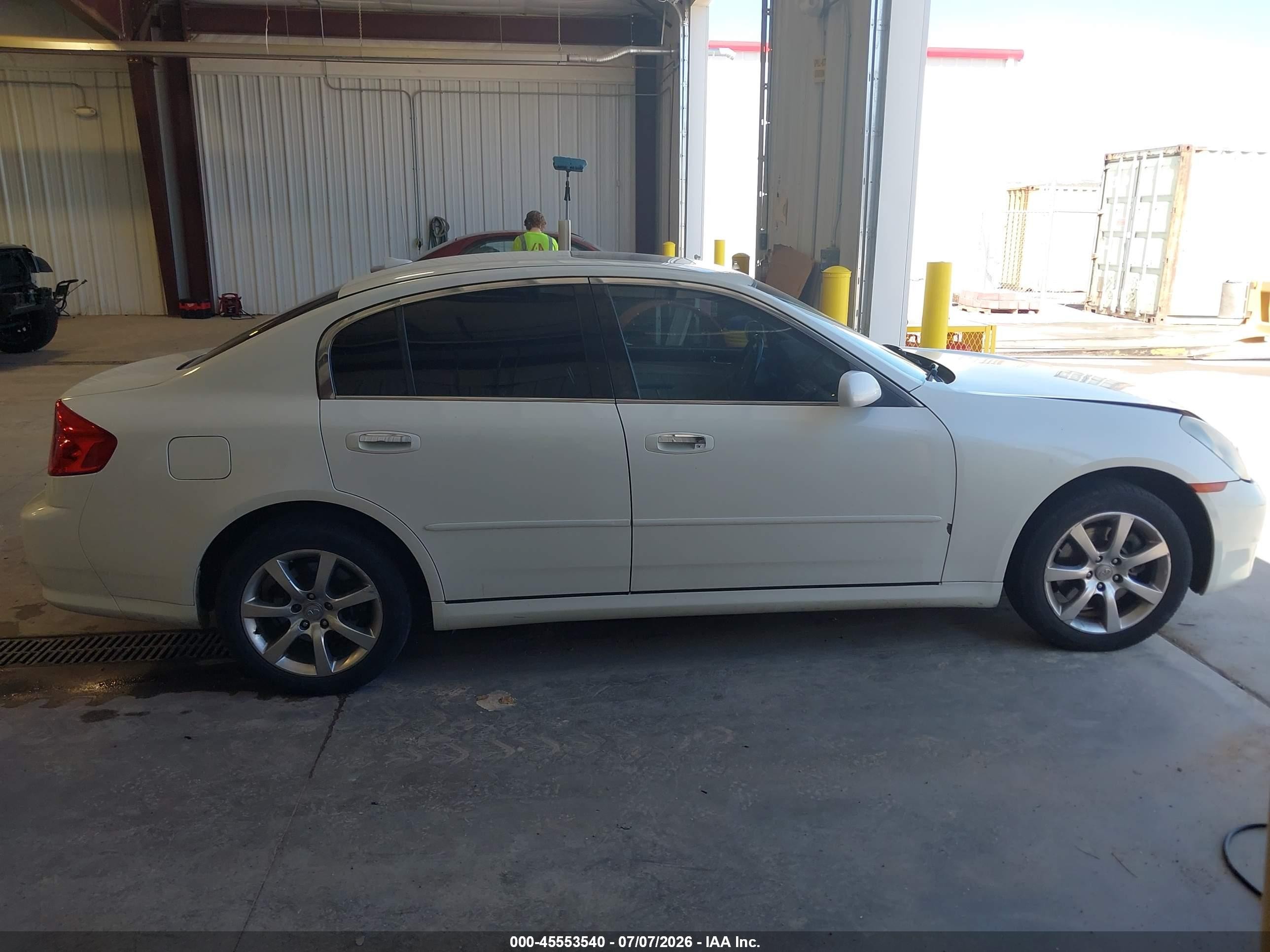 2006 Infiniti G35x   White vin: JNKCV51F06M605604