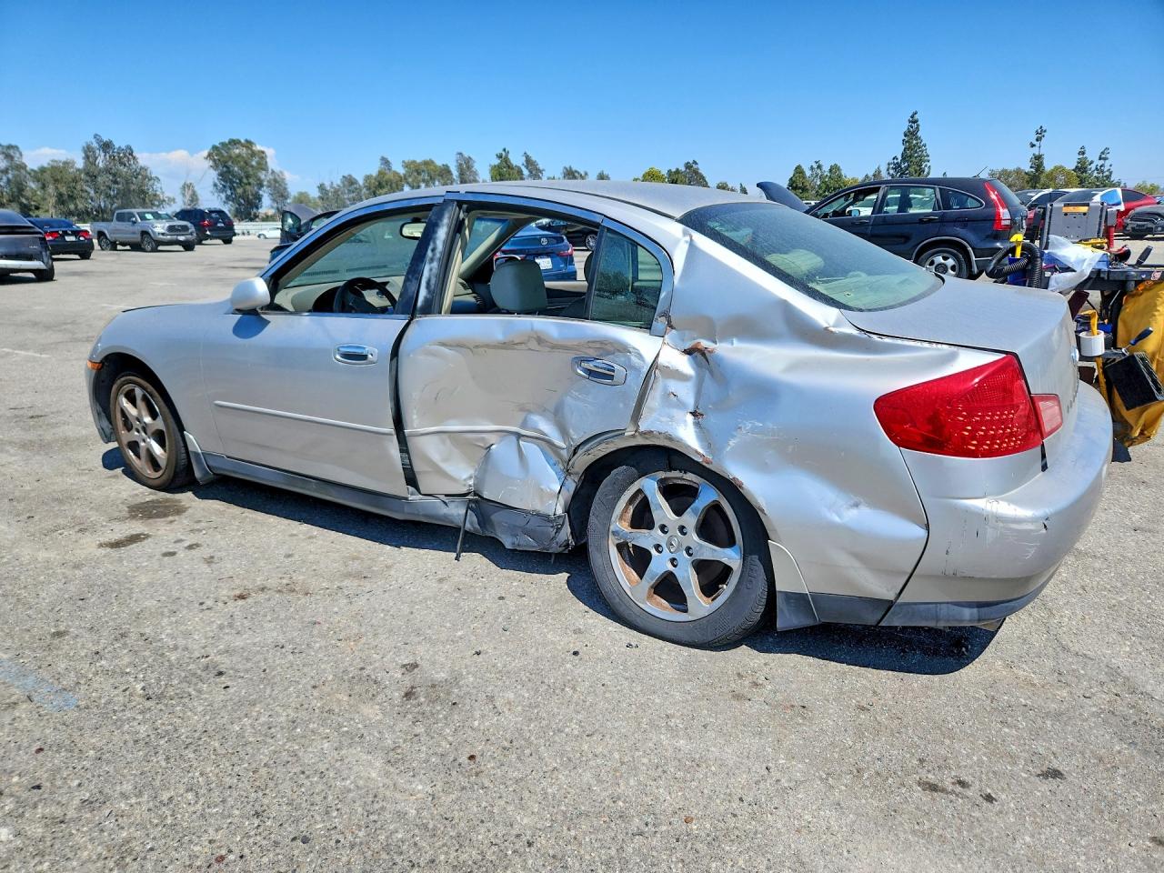 2004 Infiniti G35 Base Серебряный vin: JNKCV51F14M719222