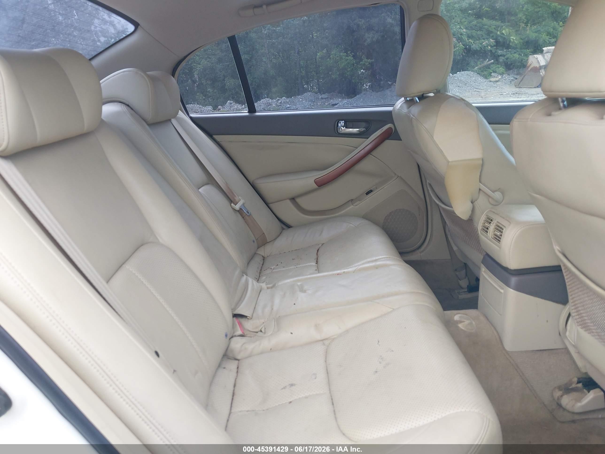 2006 Infiniti G35x   White vin: JNKCV51F16M600346