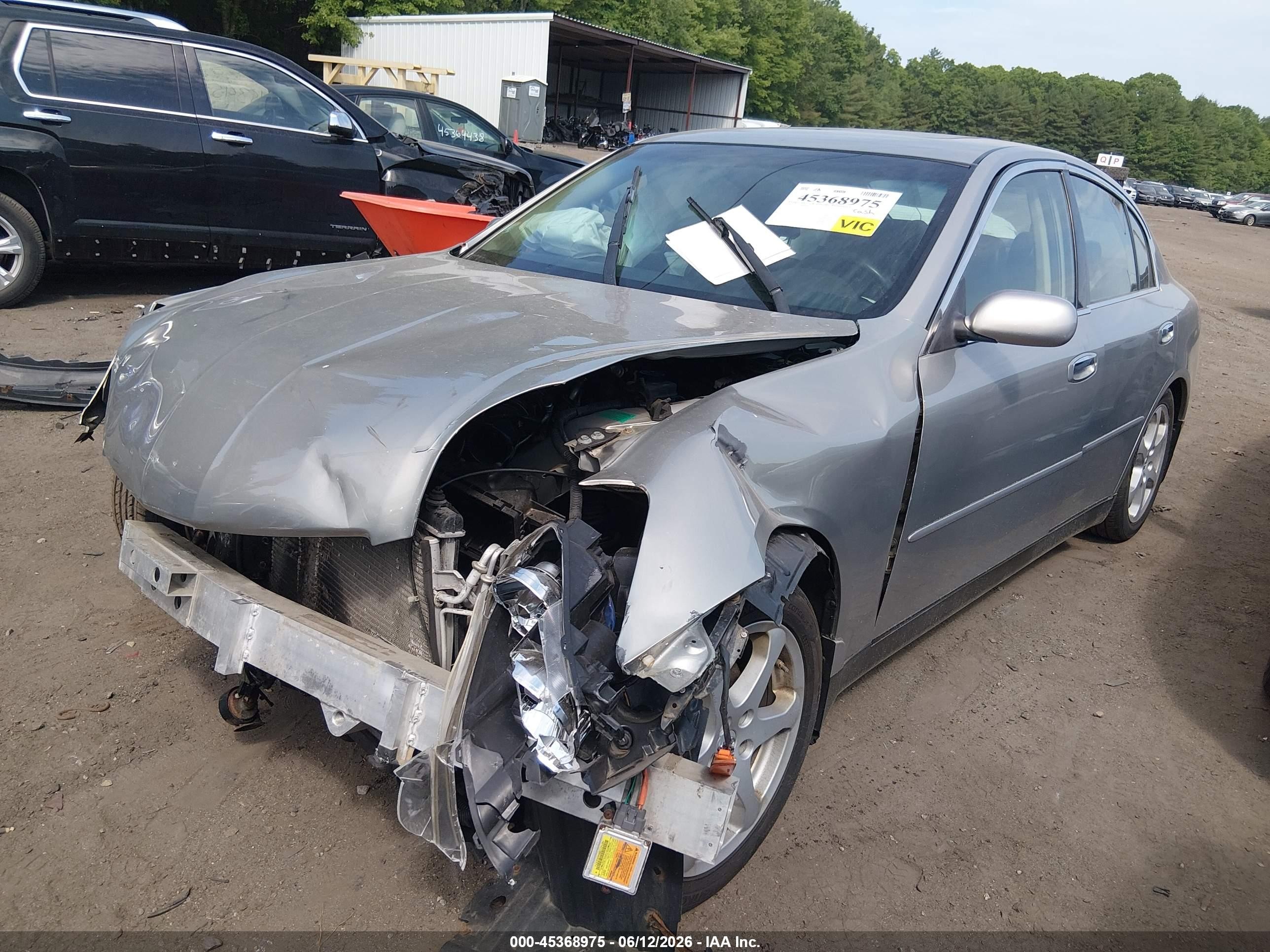2004 Infiniti G35x Silver vin: JNKCV51F44M717674