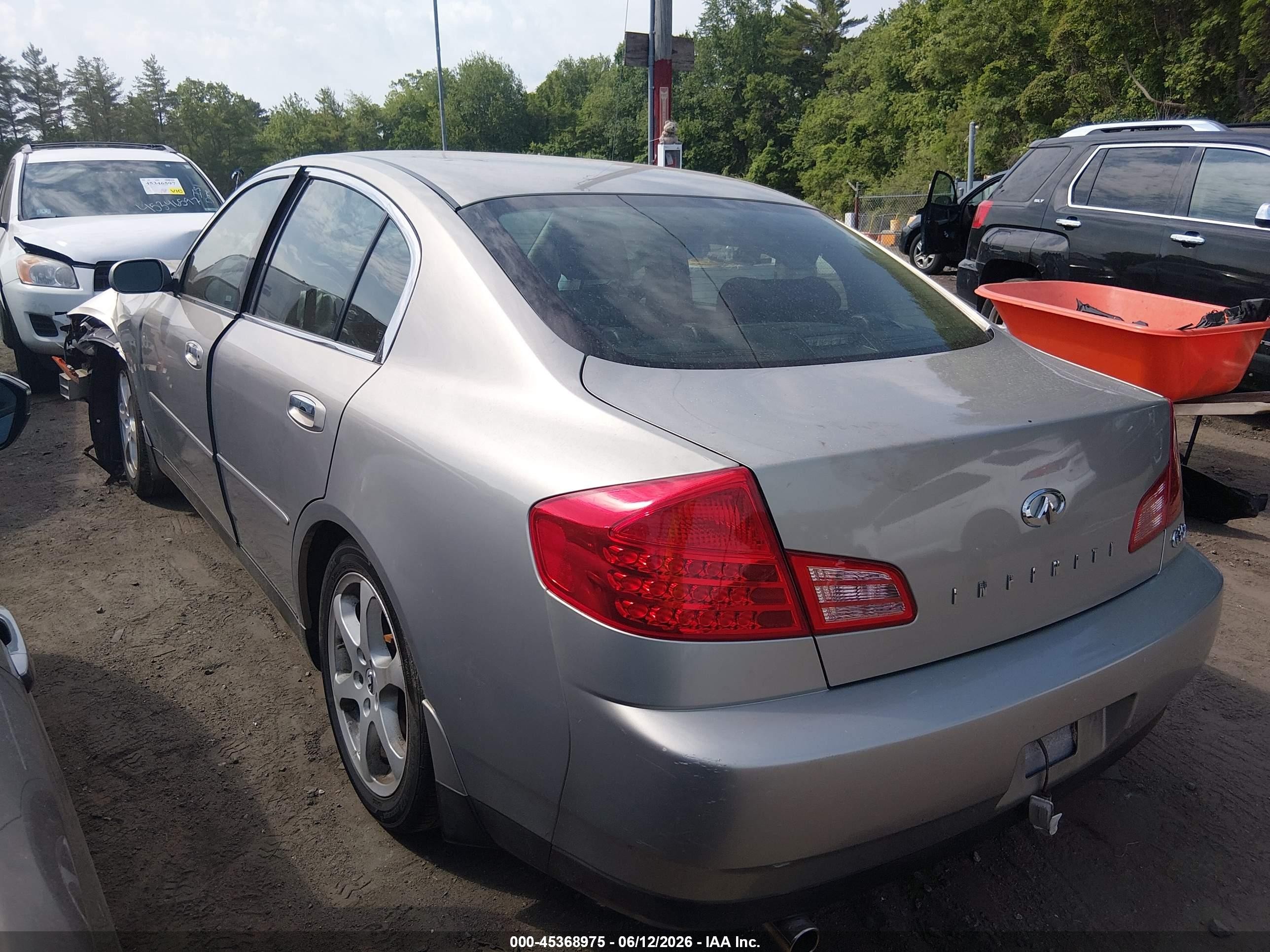 2004 Infiniti G35x Silver vin: JNKCV51F44M717674