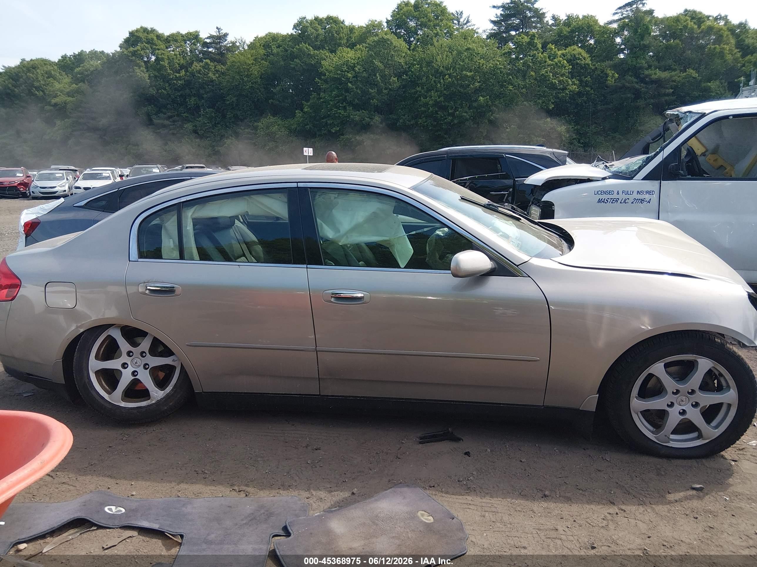 2004 Infiniti G35x Silver vin: JNKCV51F44M717674