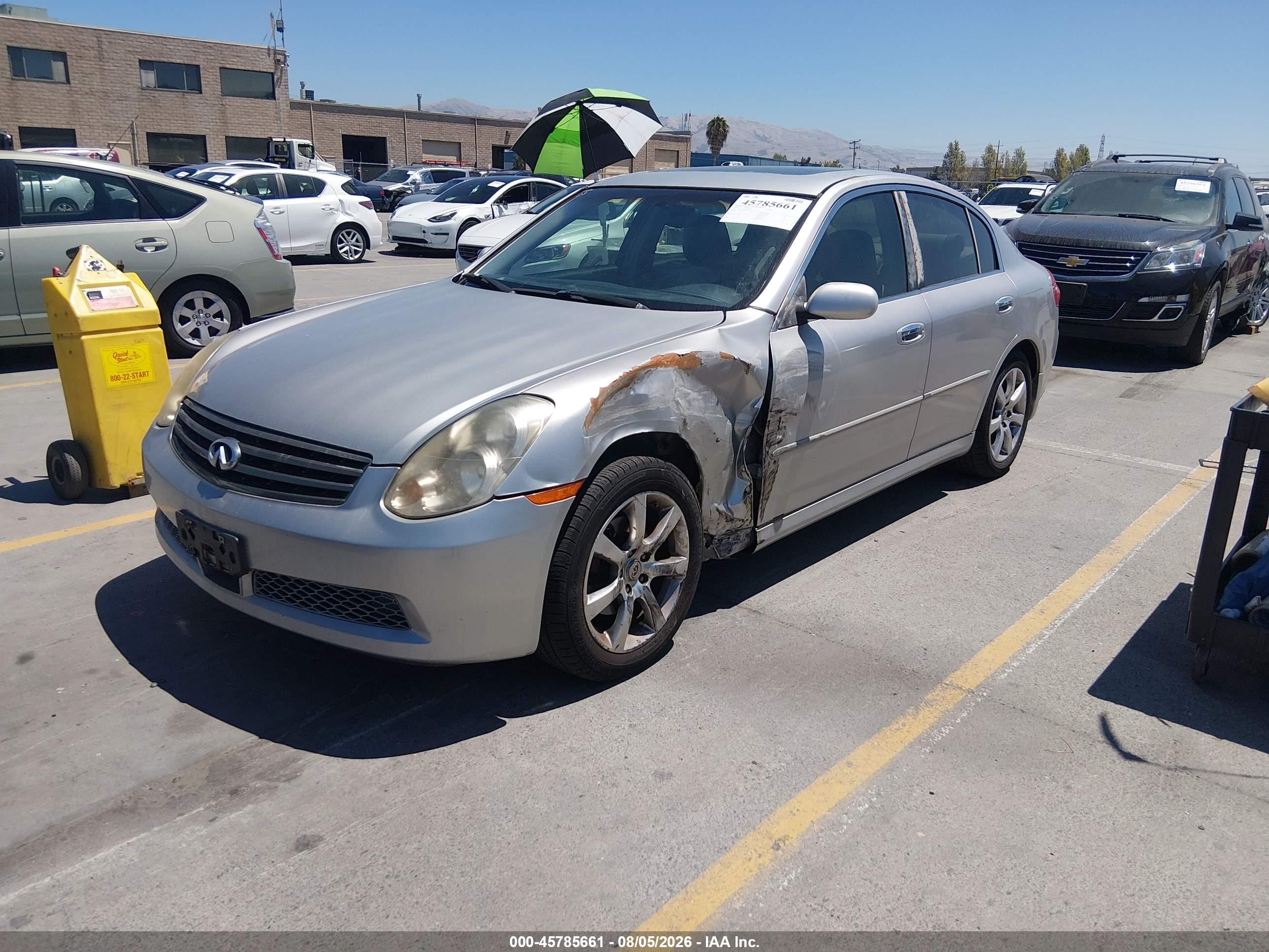2005 Infiniti G35x   Silver vin: JNKCV51F55M308312