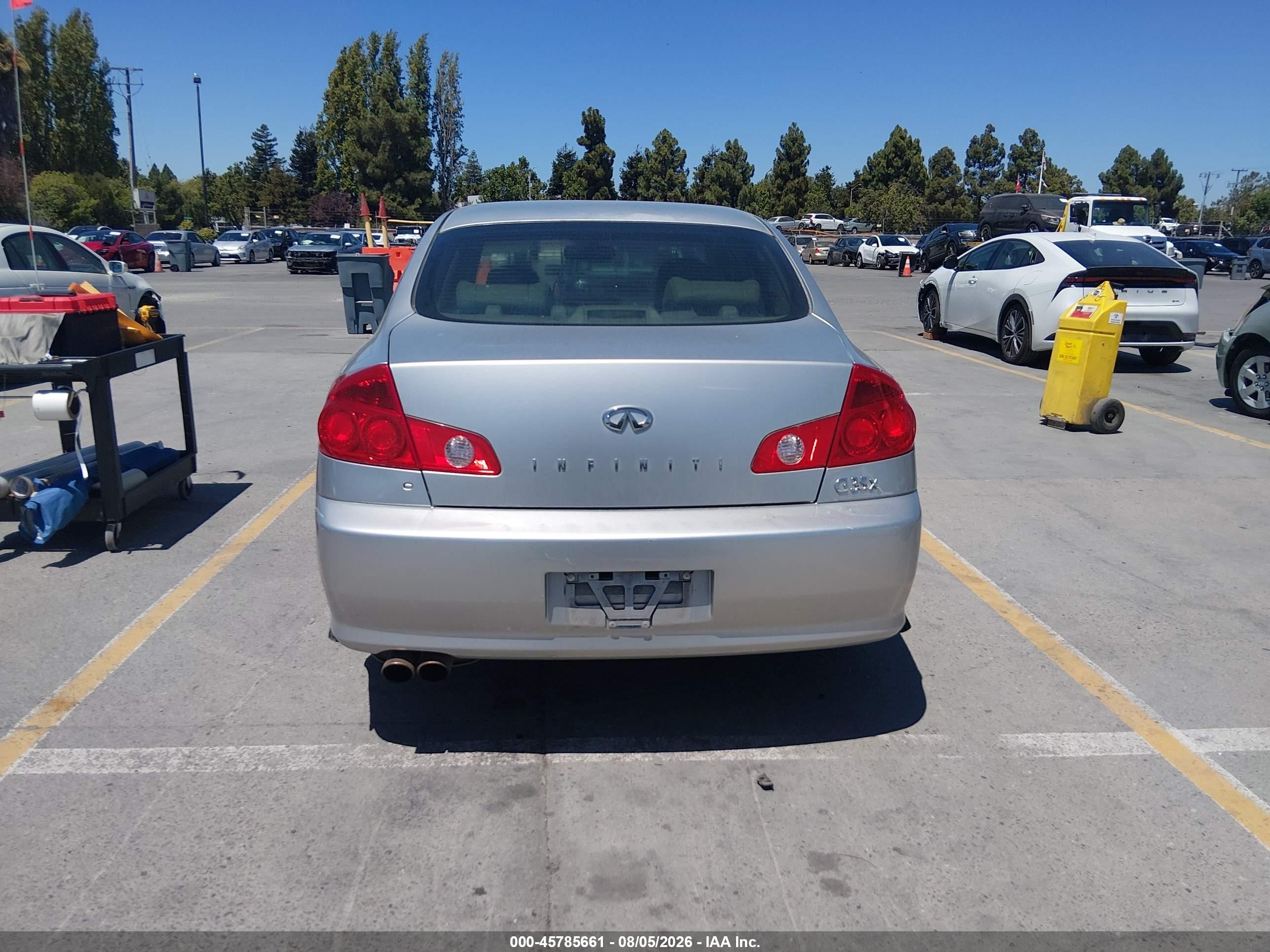 2005 Infiniti G35x   Silver vin: JNKCV51F55M308312