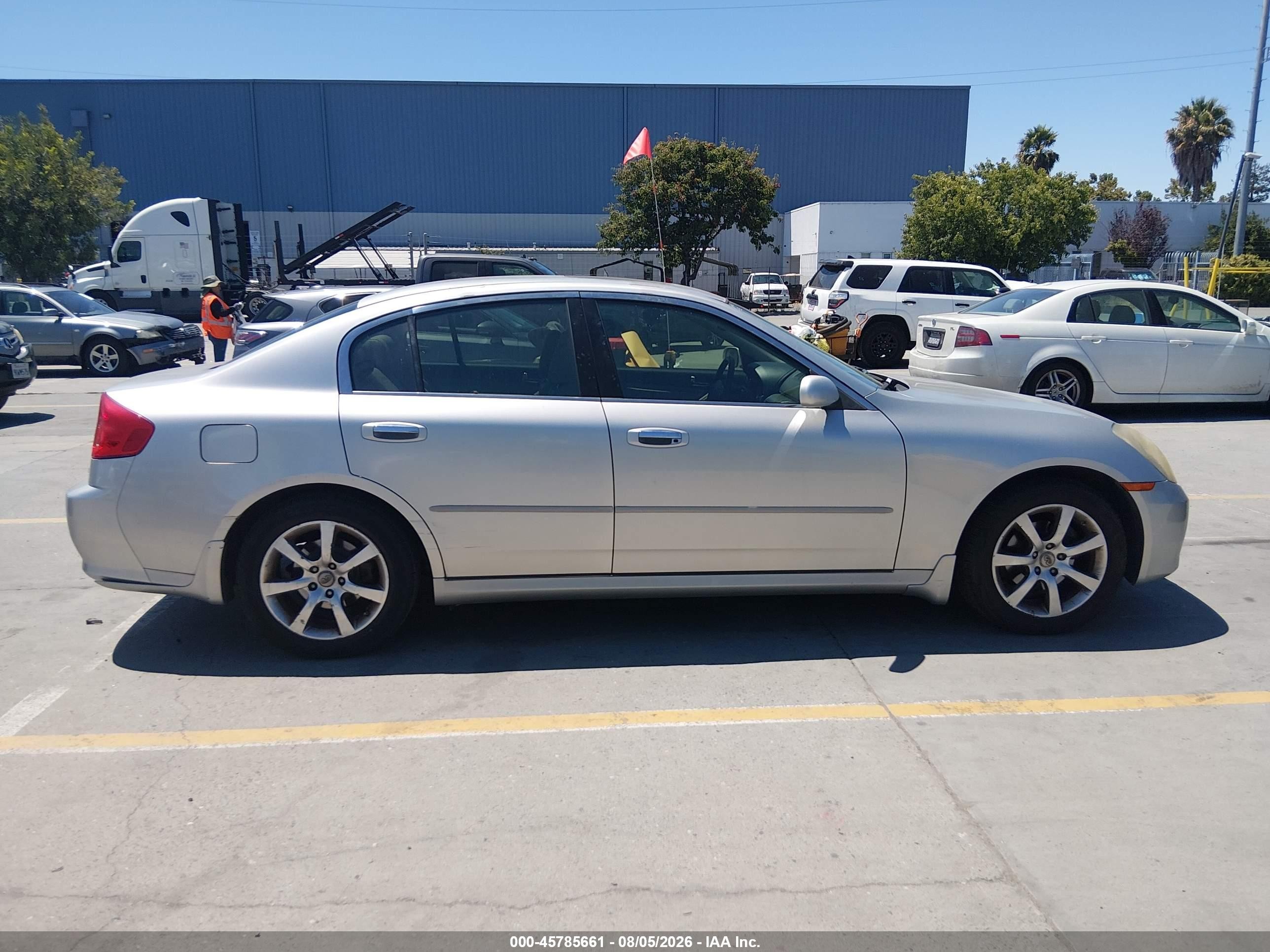 2005 Infiniti G35x   Silver vin: JNKCV51F55M308312