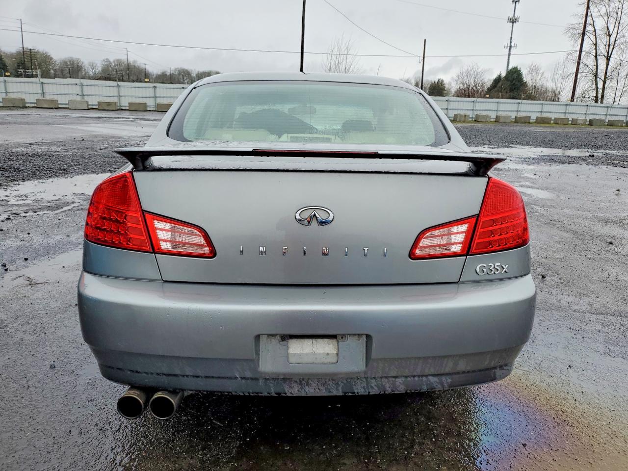 2004 Infiniti G35 Base Silver vin: JNKCV51F74M710606