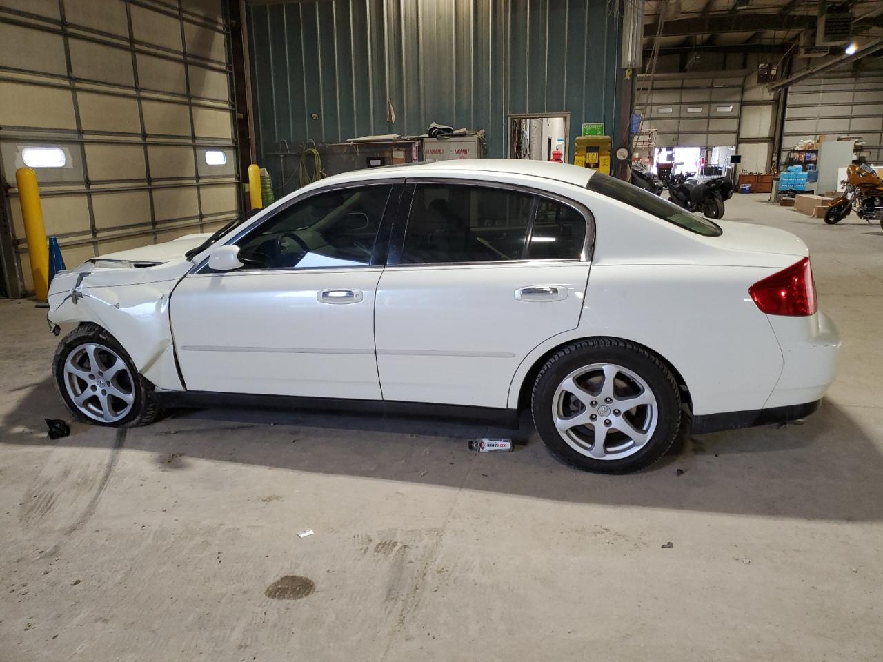 2004 Infiniti G35 White vin: JNKCV51F84M707181