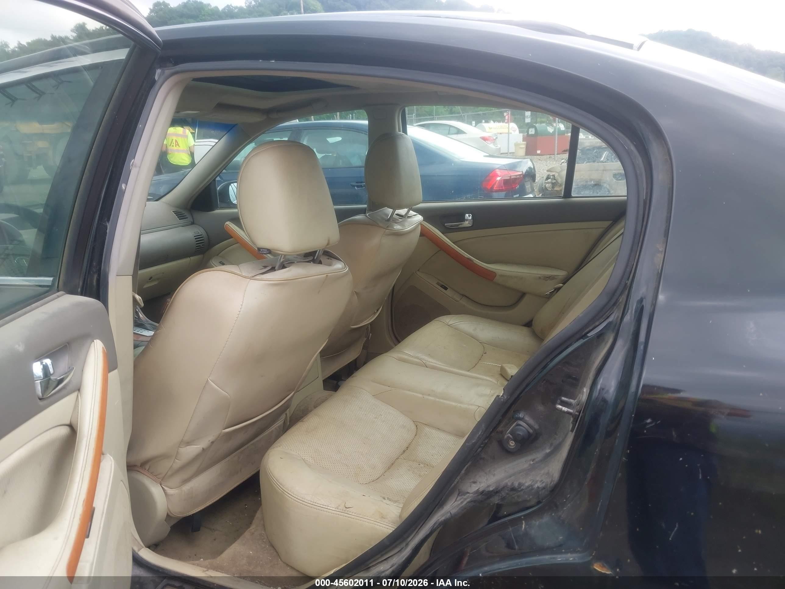 2005 Infiniti G35x   Black vin: JNKCV51F95M300293