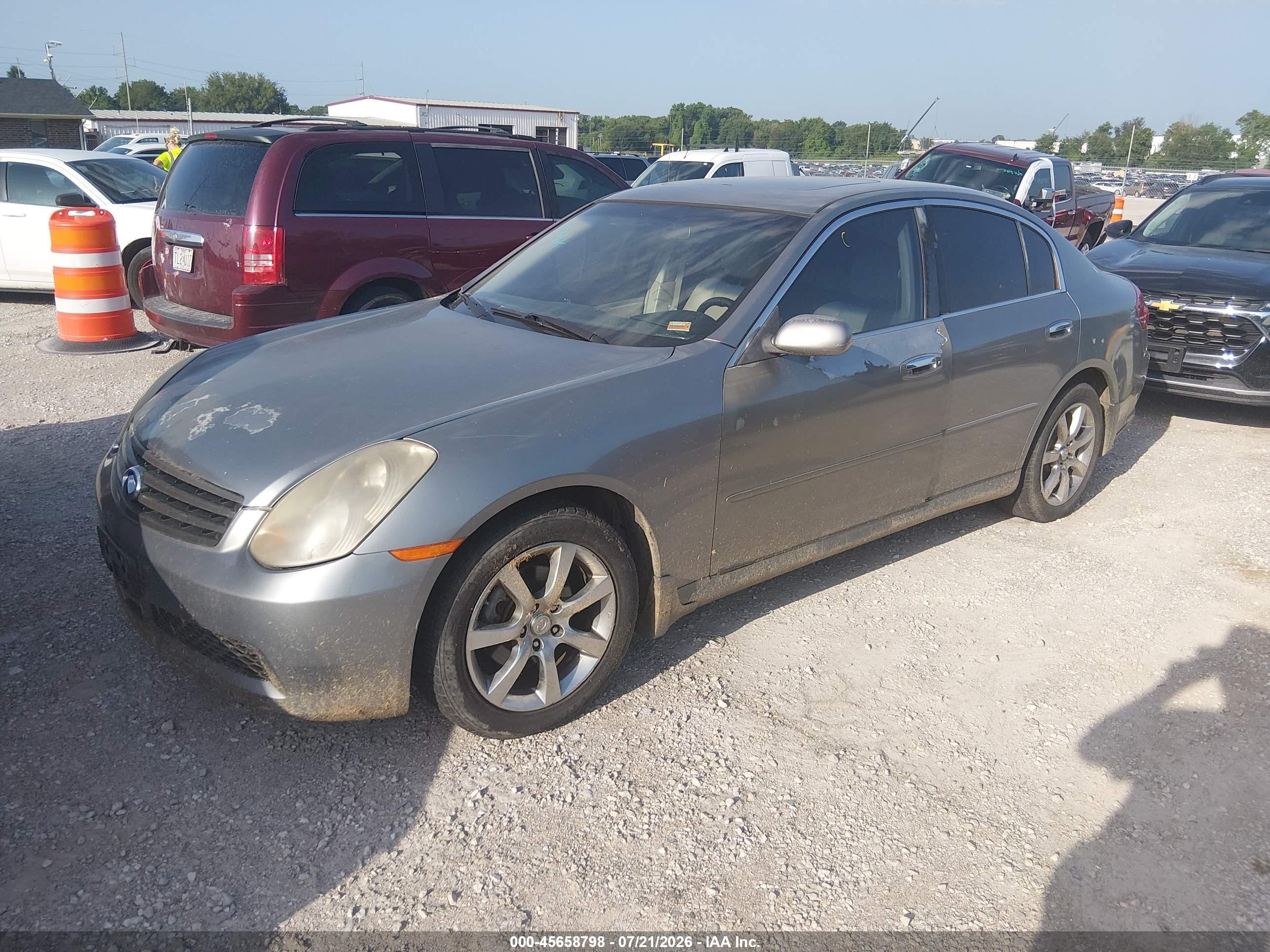 2005 Infiniti G35x   Silver vin: JNKCV51F95M312640