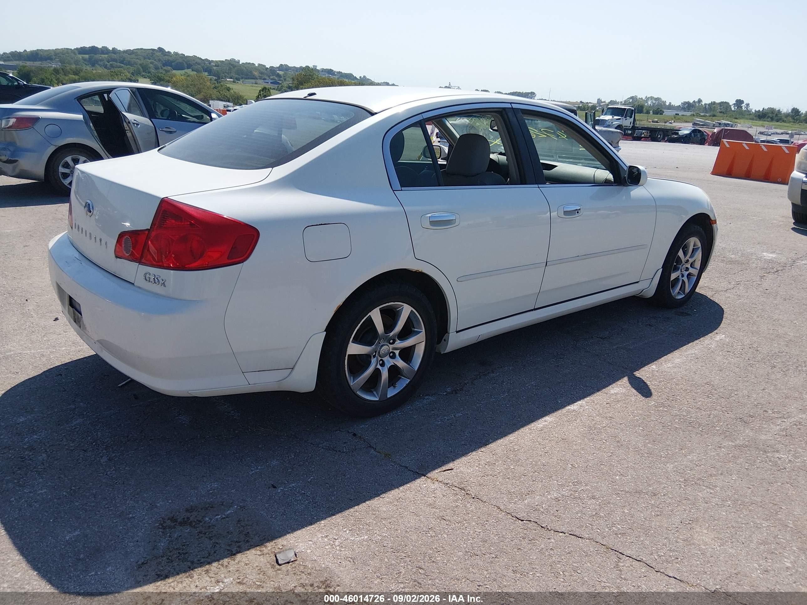 2006 Infiniti G35x   White vin: JNKCV51F96M603978