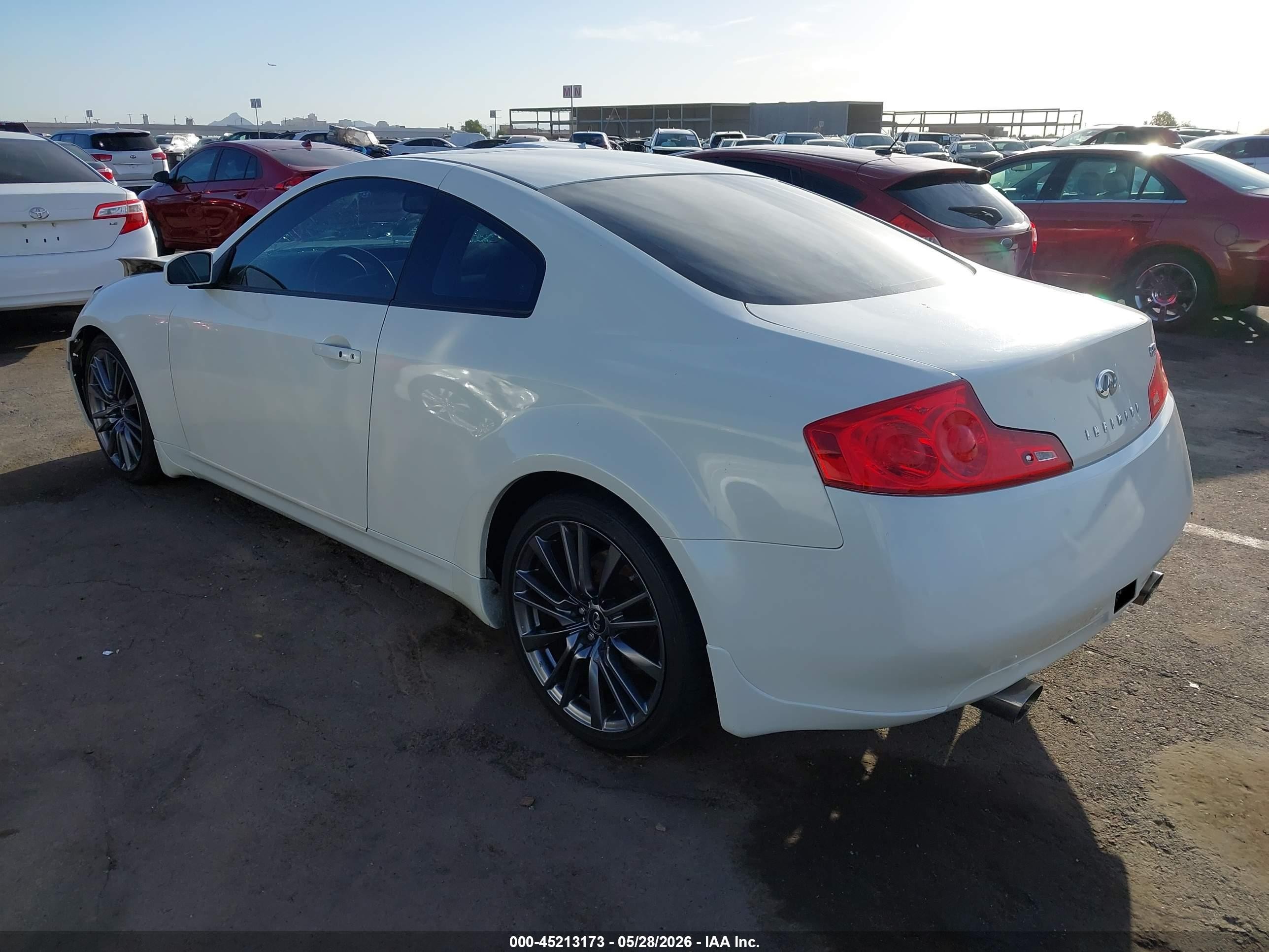 2006 Infiniti G35   White vin: JNKCV54E06M709965