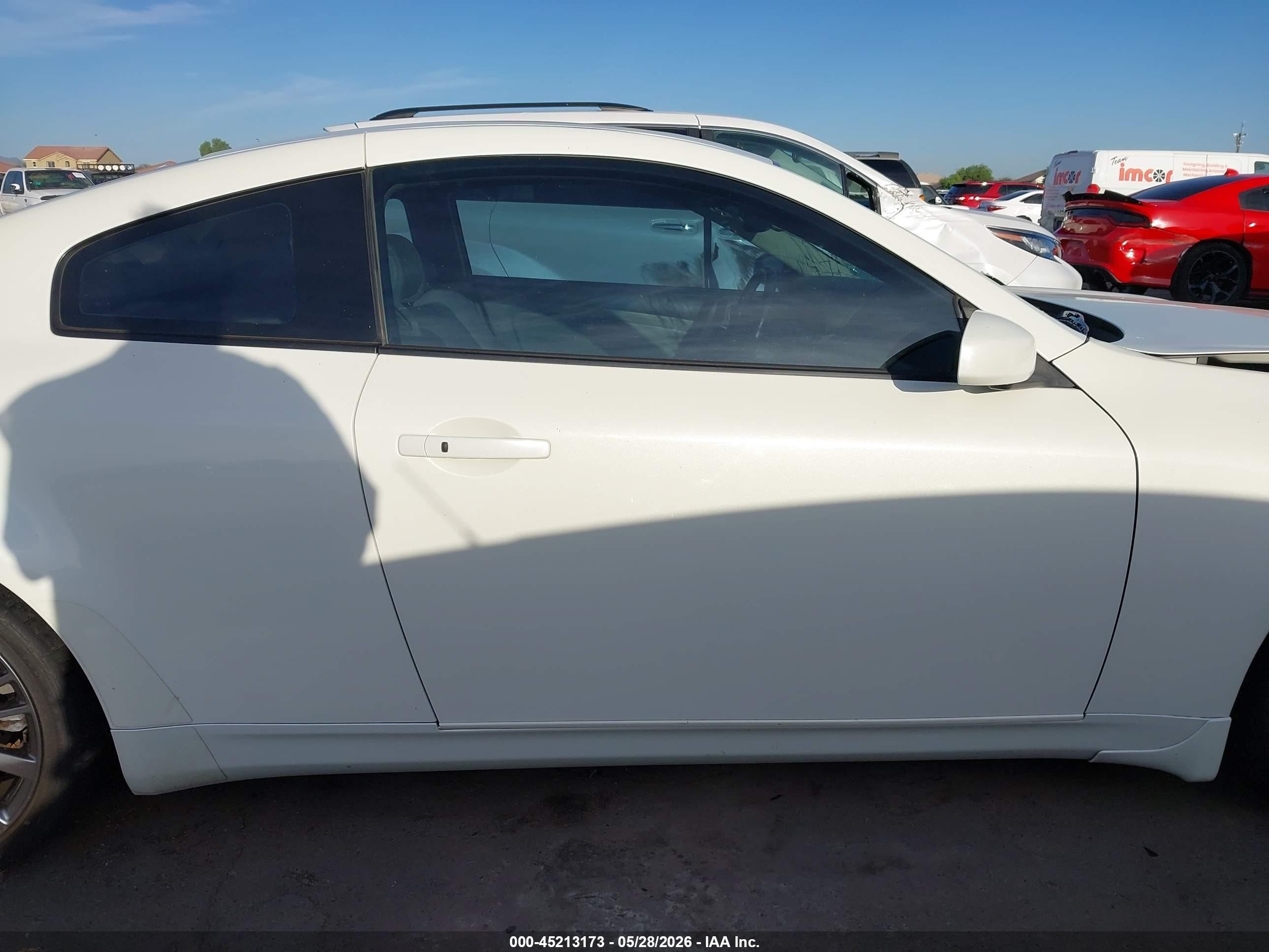 2006 Infiniti G35   White vin: JNKCV54E06M709965