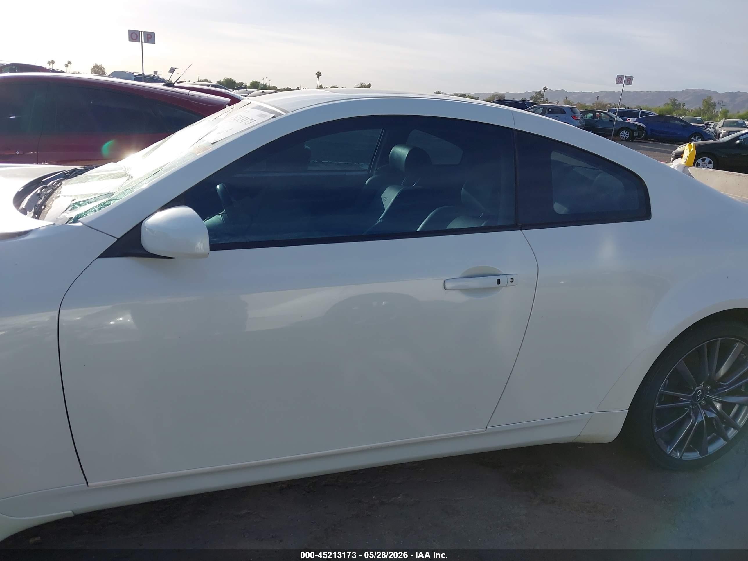 2006 Infiniti G35   White vin: JNKCV54E06M709965