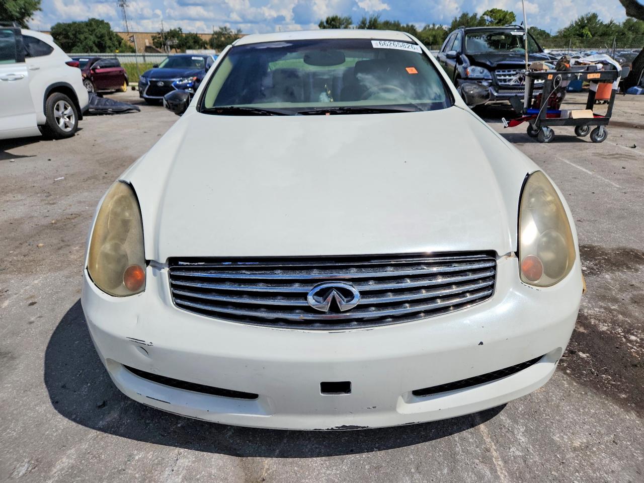 2004 Infiniti G35 Base White vin: JNKCV54E24M805769