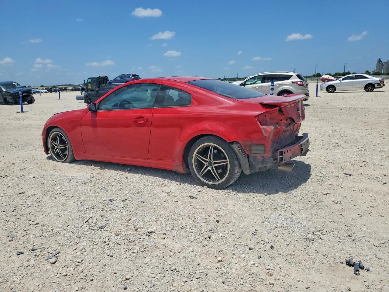 2004 Infiniti G35 Base Red vin: JNKCV54E24M817632