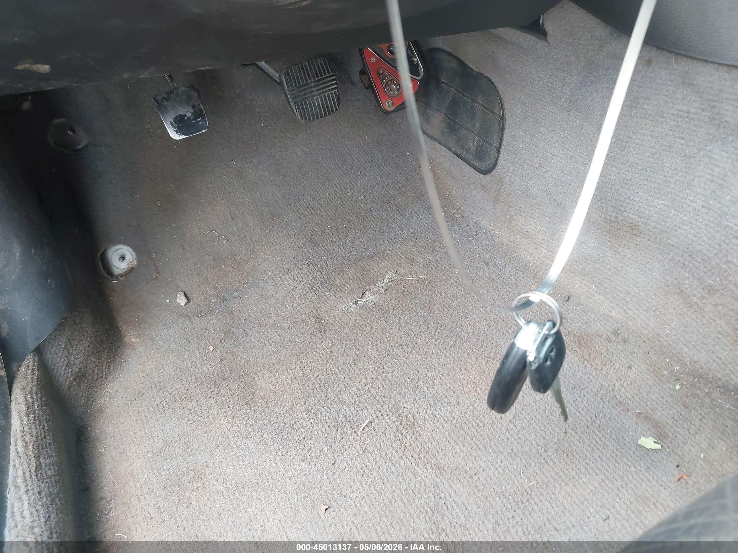 2004 Infiniti G35   Silver vin: JNKCV54E34M806283