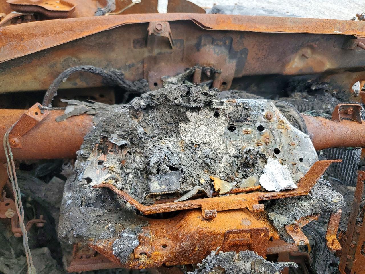 2003 Infiniti G35 Base Burn vin: JNKCV54E43M213174