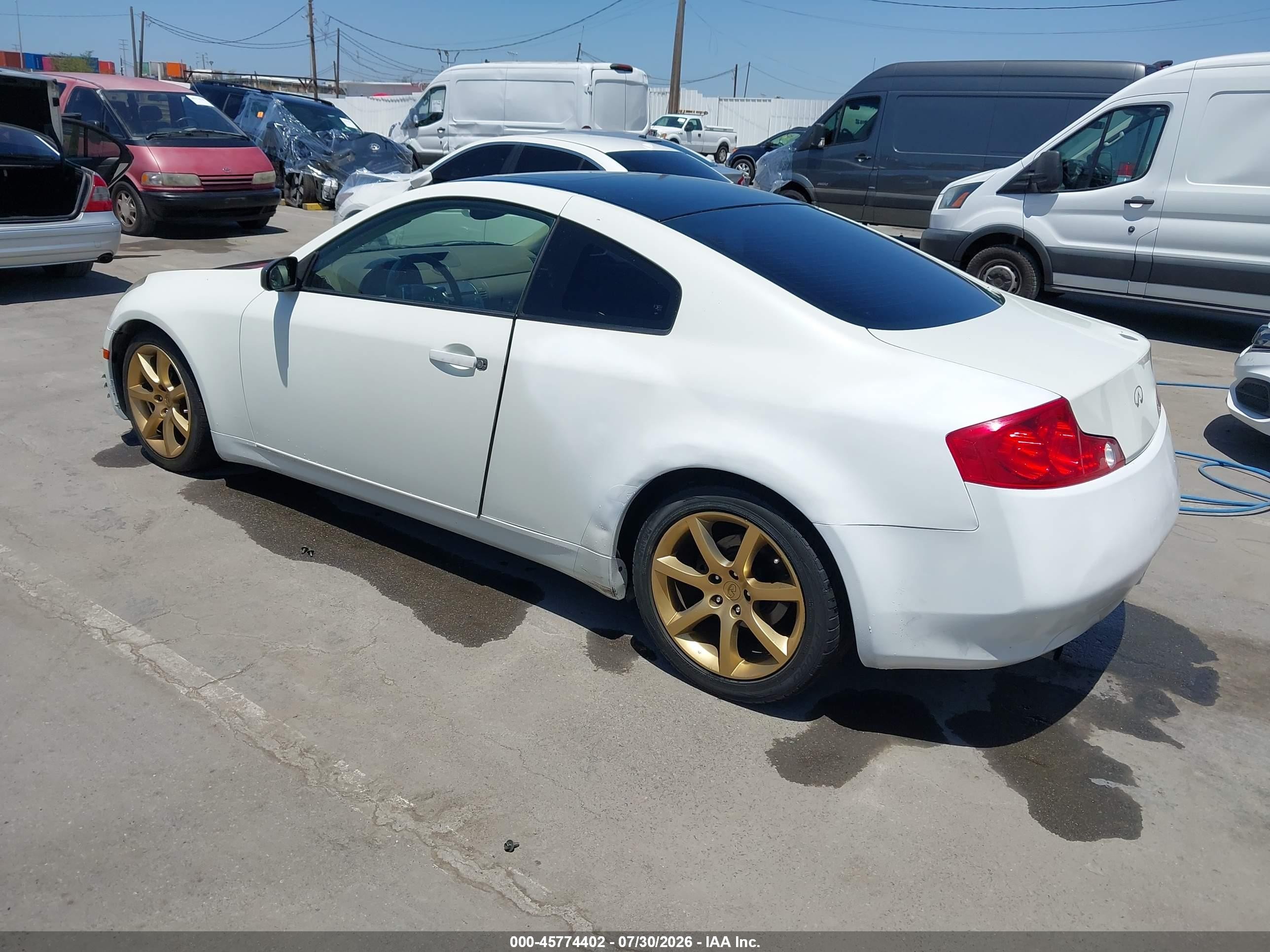 2004 Infiniti G35   White vin: JNKCV54E44M828325