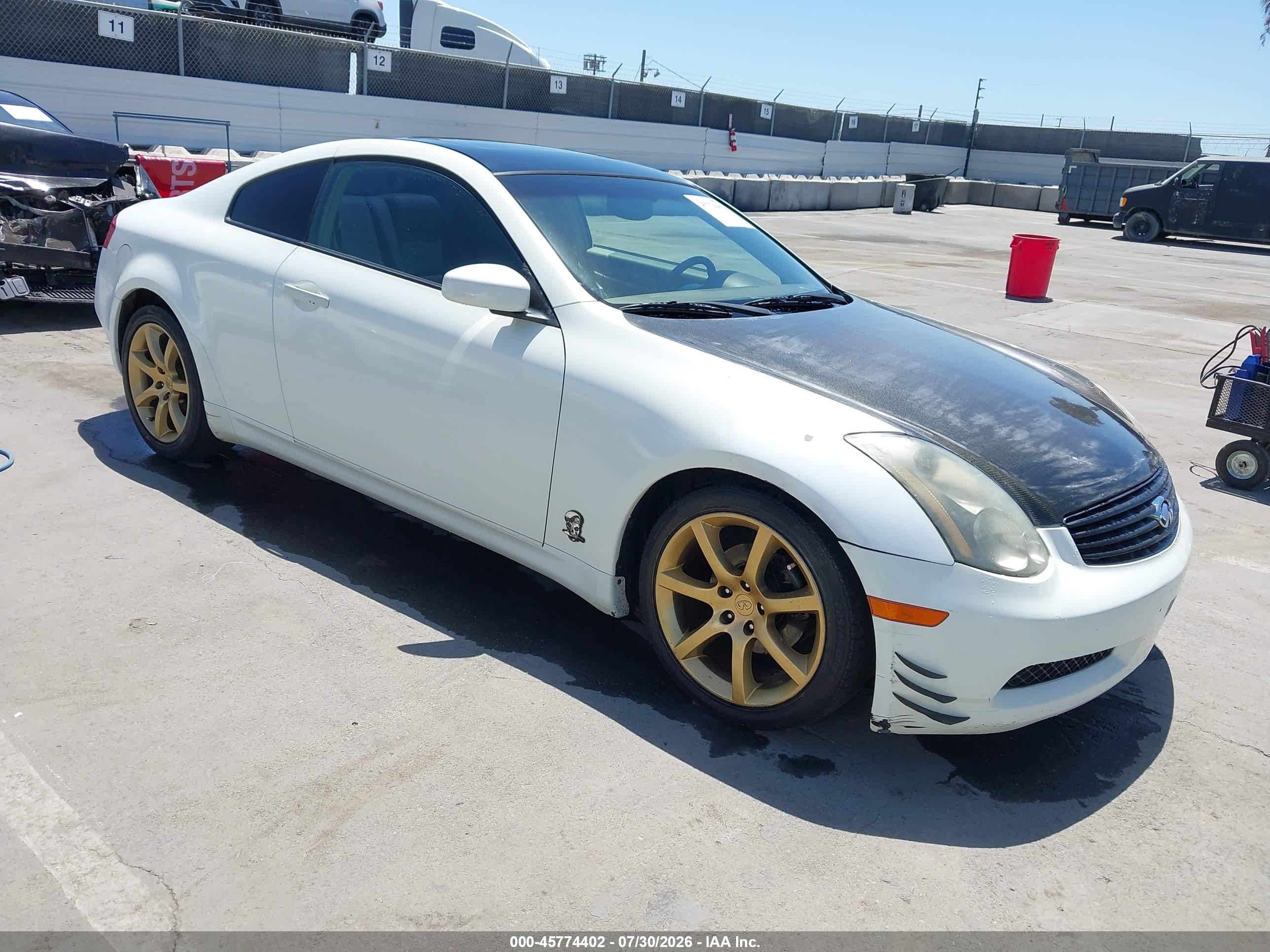 2004 Infiniti G35   White vin: JNKCV54E44M828325