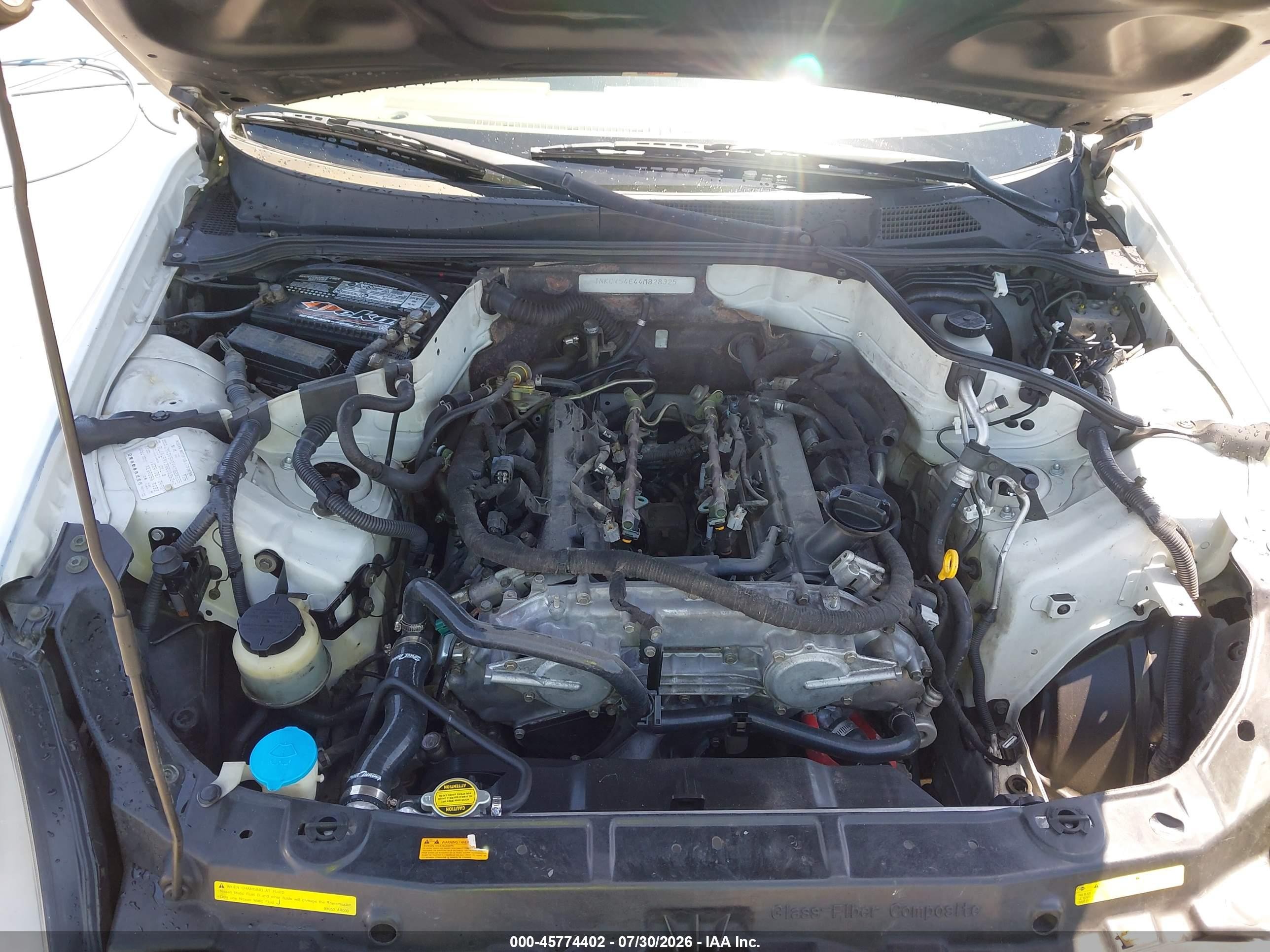2004 Infiniti G35   White vin: JNKCV54E44M828325