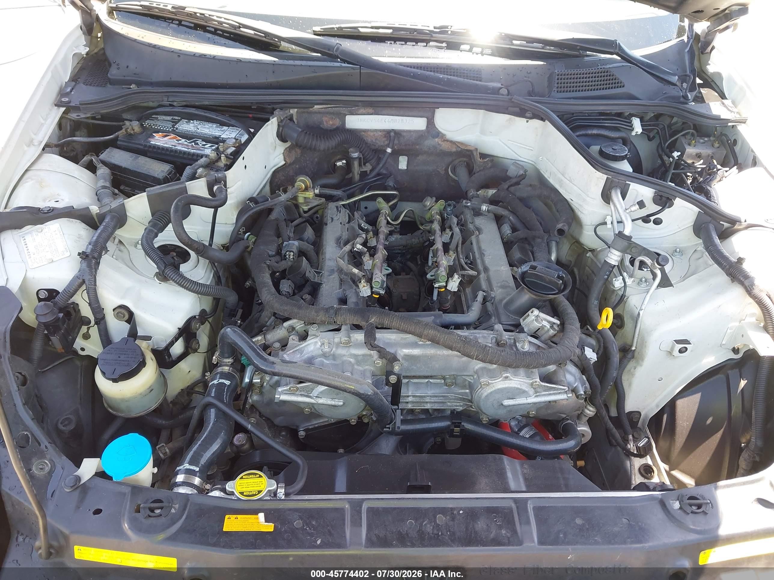 2004 Infiniti G35   White vin: JNKCV54E44M828325