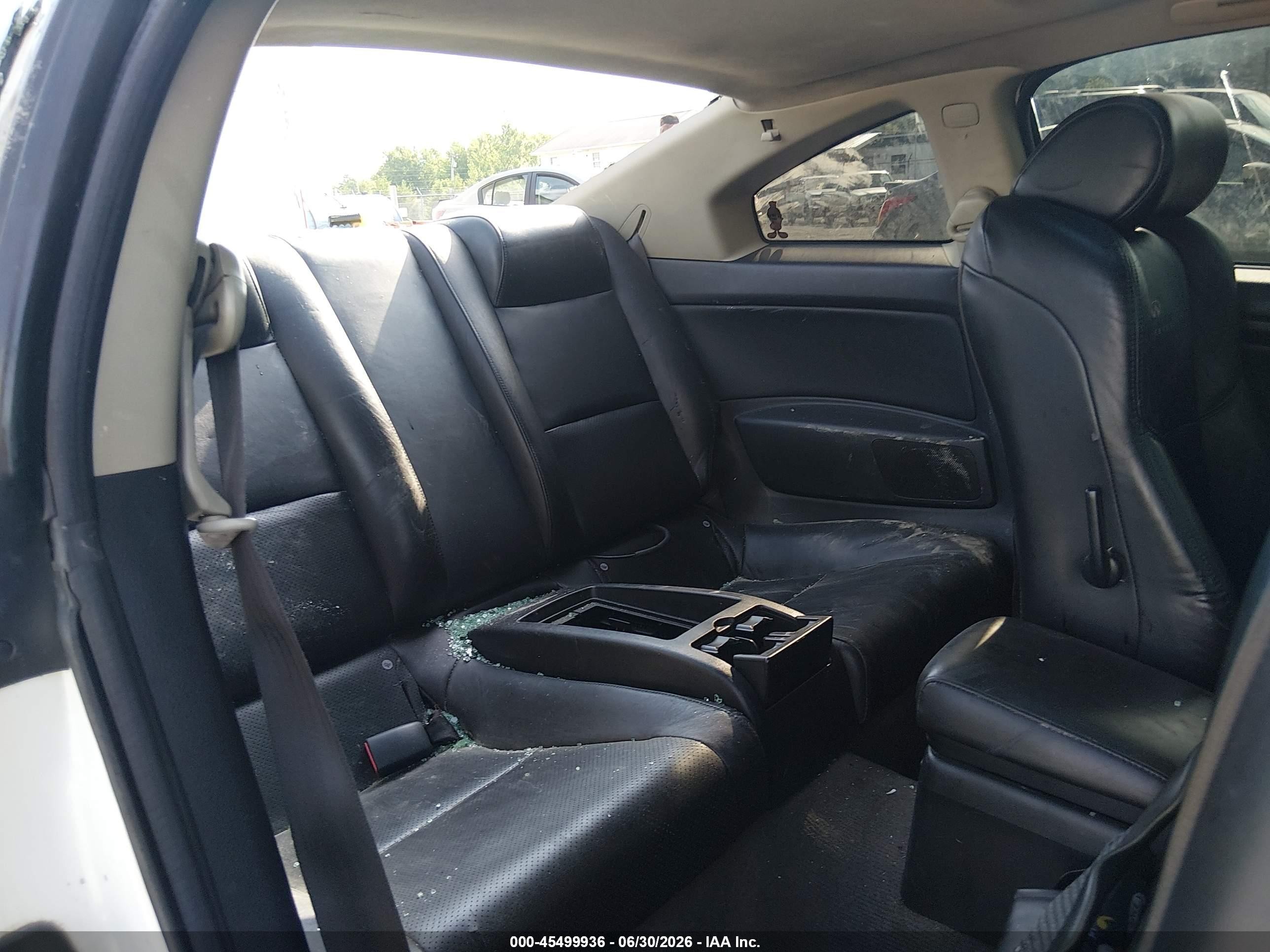 2004 Infiniti G35   White vin: JNKCV54E54M811002