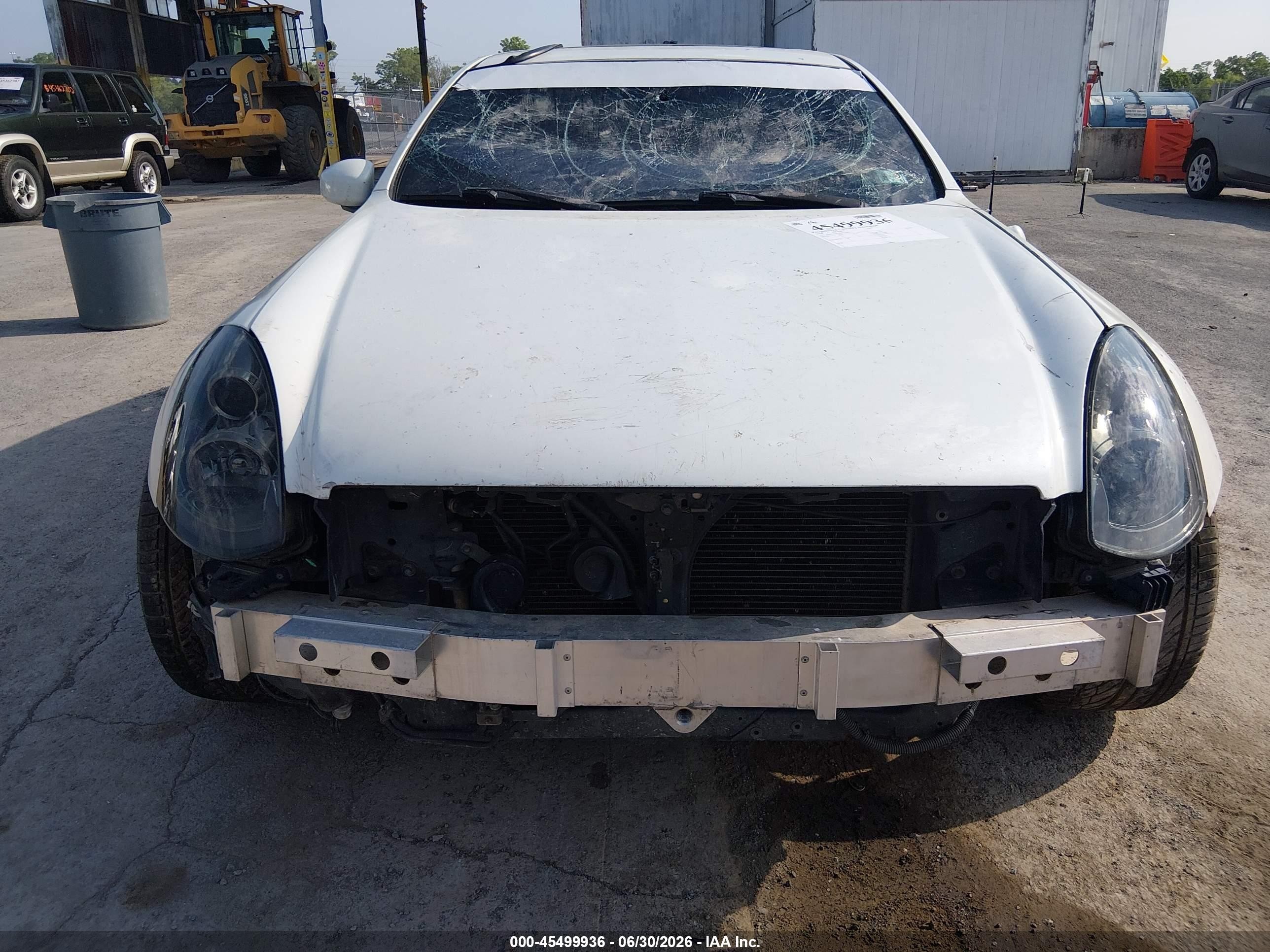 2004 Infiniti G35   White vin: JNKCV54E54M811002