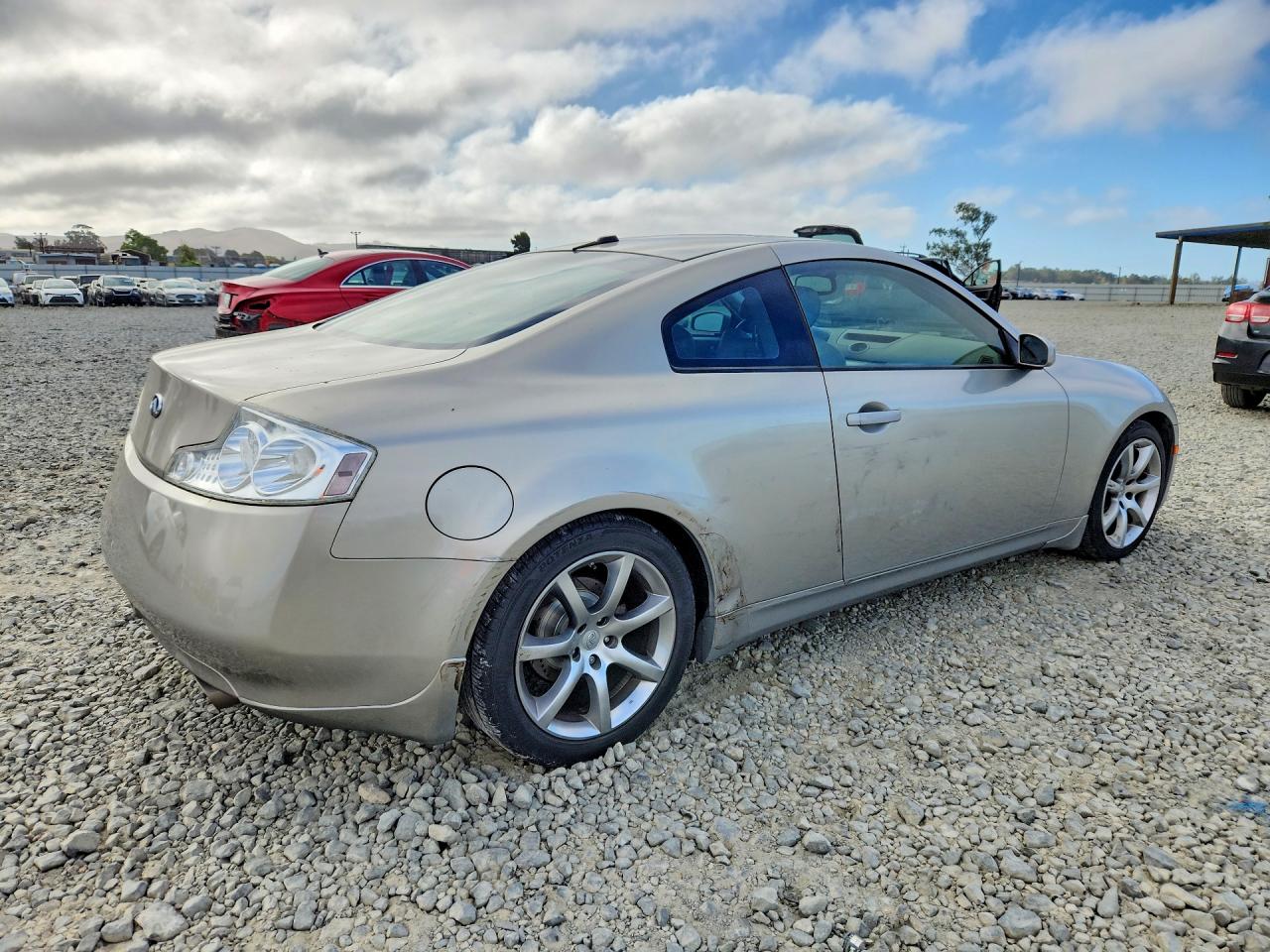 2004 Infiniti G35 Base Серебряный vin: JNKCV54E54M824705