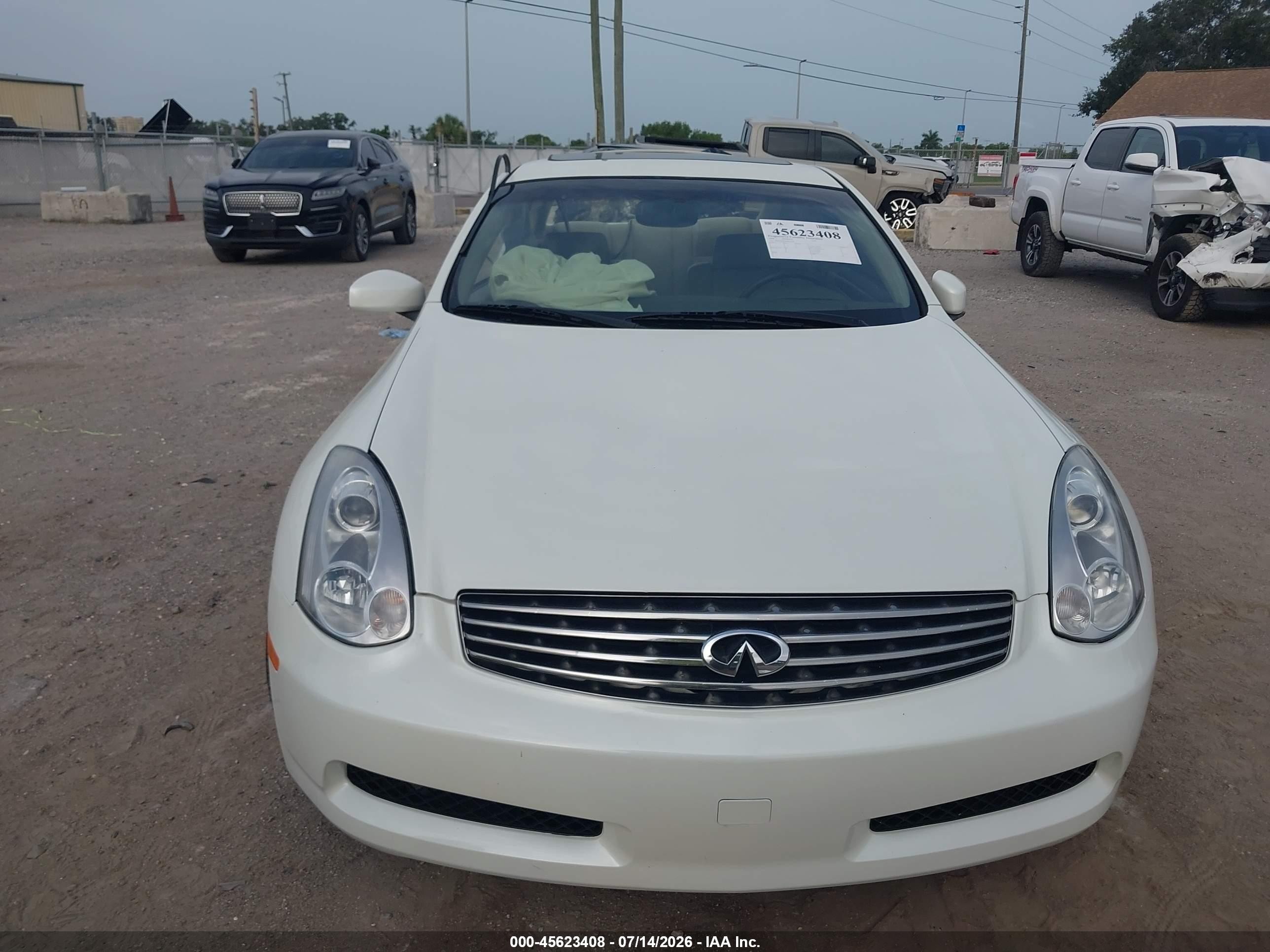 2006 Infiniti G35   White vin: JNKCV54E56M718368