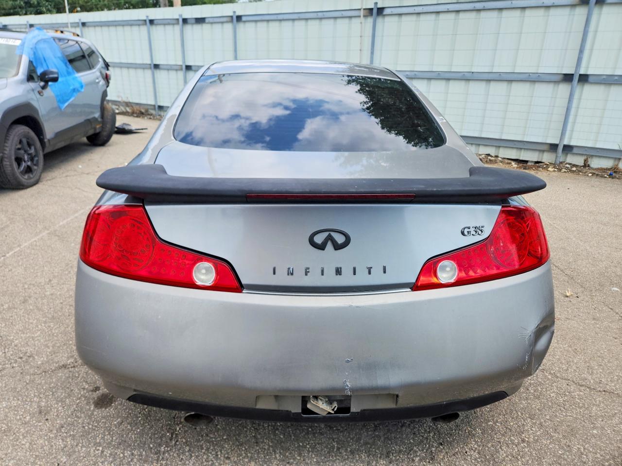 2004 Infiniti G35 Base Gray vin: JNKCV54E74M813219