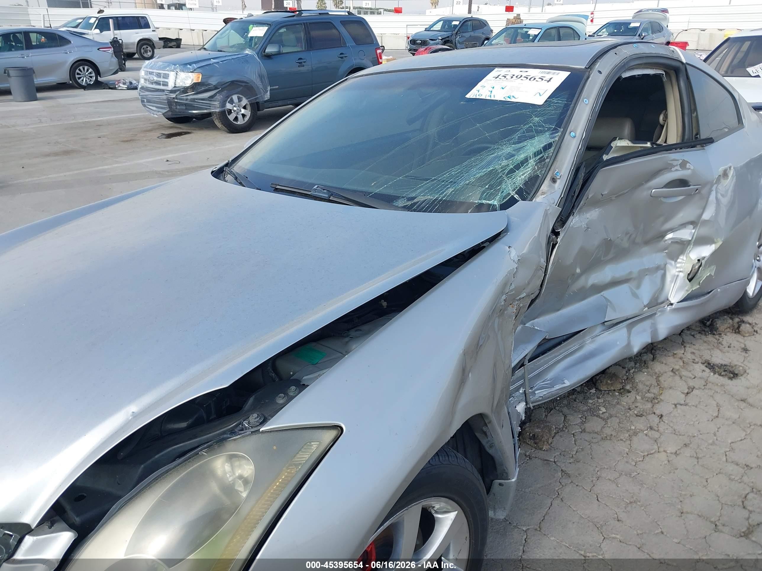 2005 Infiniti G35   Silver vin: JNKCV54E75M401013