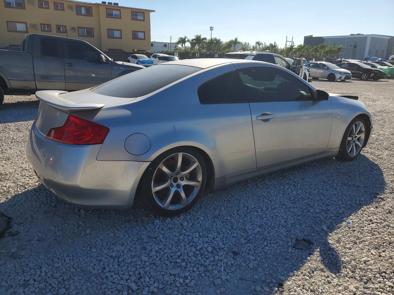2004 Infiniti G35 Base Silver vin: JNKCV54E84M802651