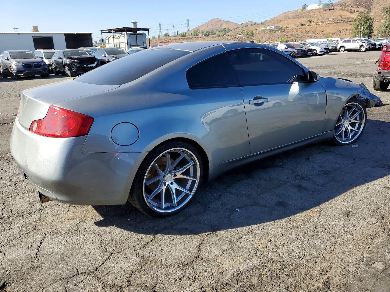 2005 Infiniti G35 Base Серебряный vin: JNKCV54E85M406561