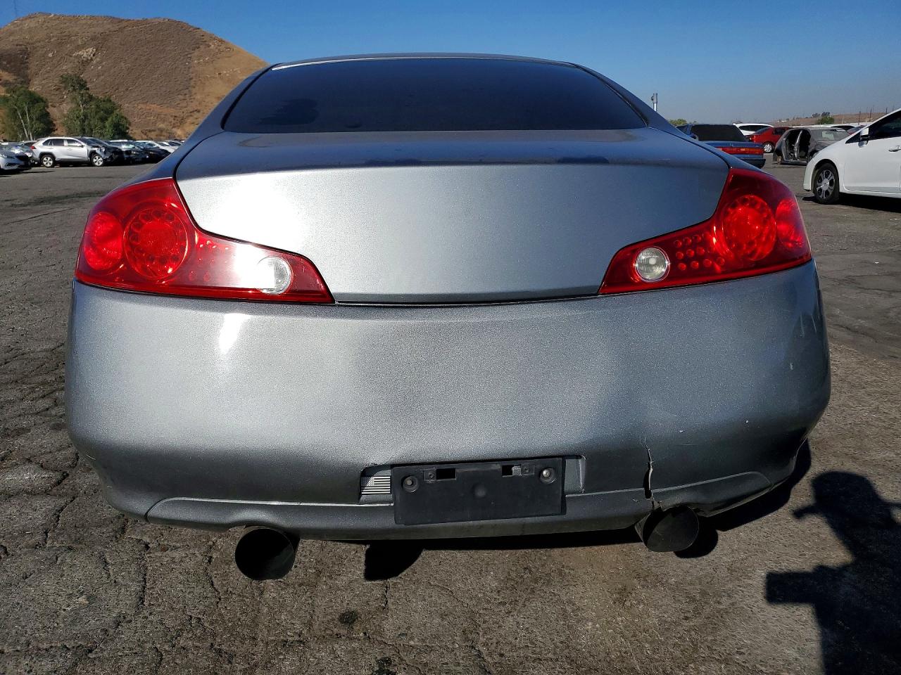 2005 Infiniti G35 Base Серебряный vin: JNKCV54E85M406561