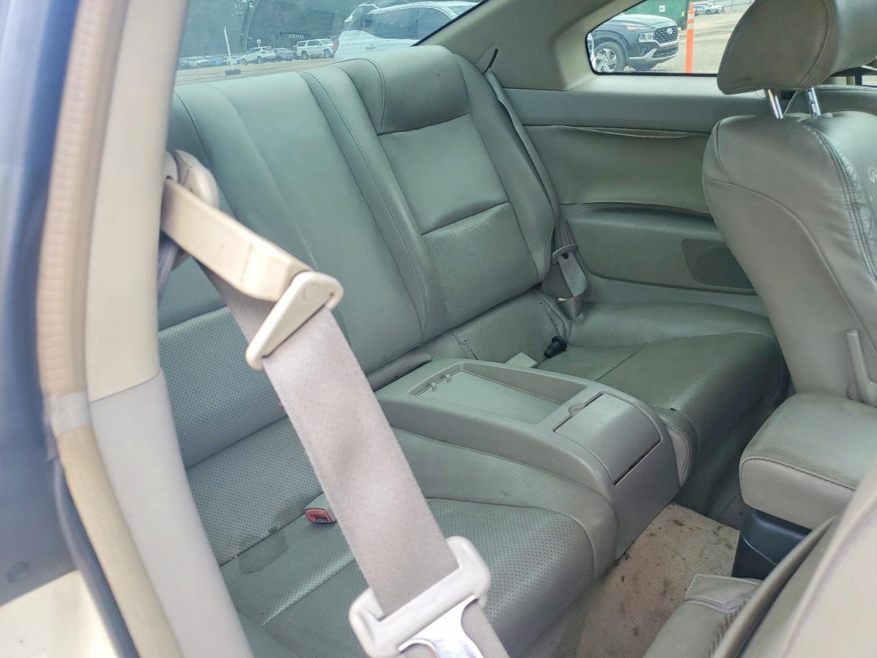 2005 Infiniti G35 Base White vin: JNKCV54E85M419892
