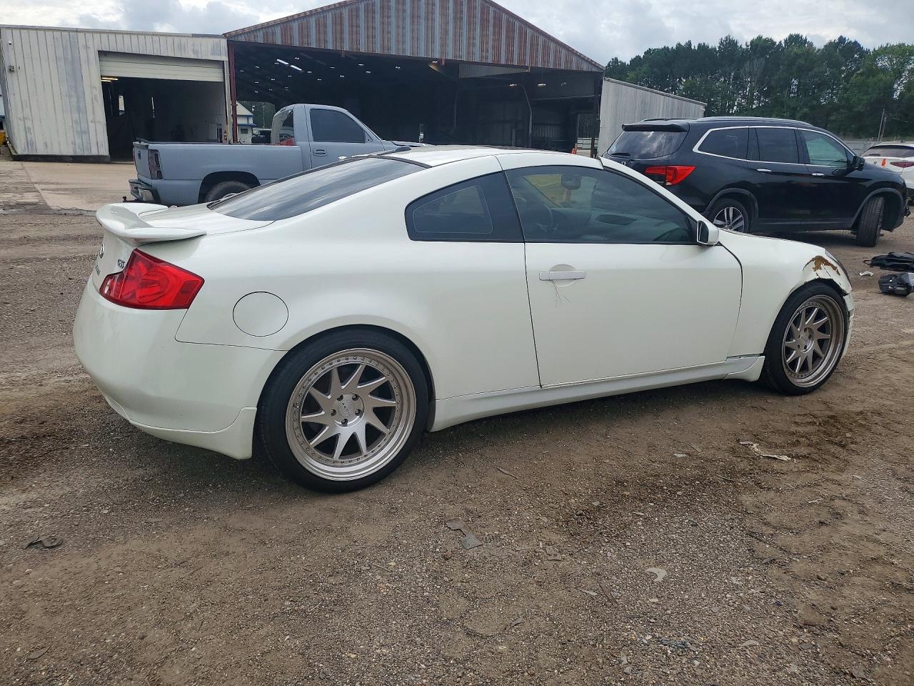 2005 Infiniti G35 Base White vin: JNKCV54E85M419892