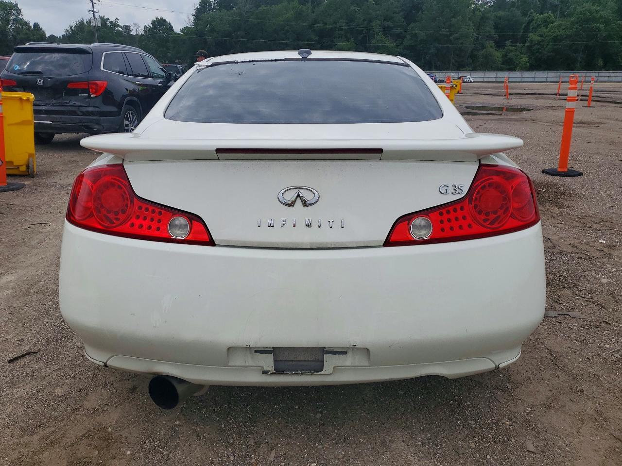 2005 Infiniti G35 Base White vin: JNKCV54E85M419892