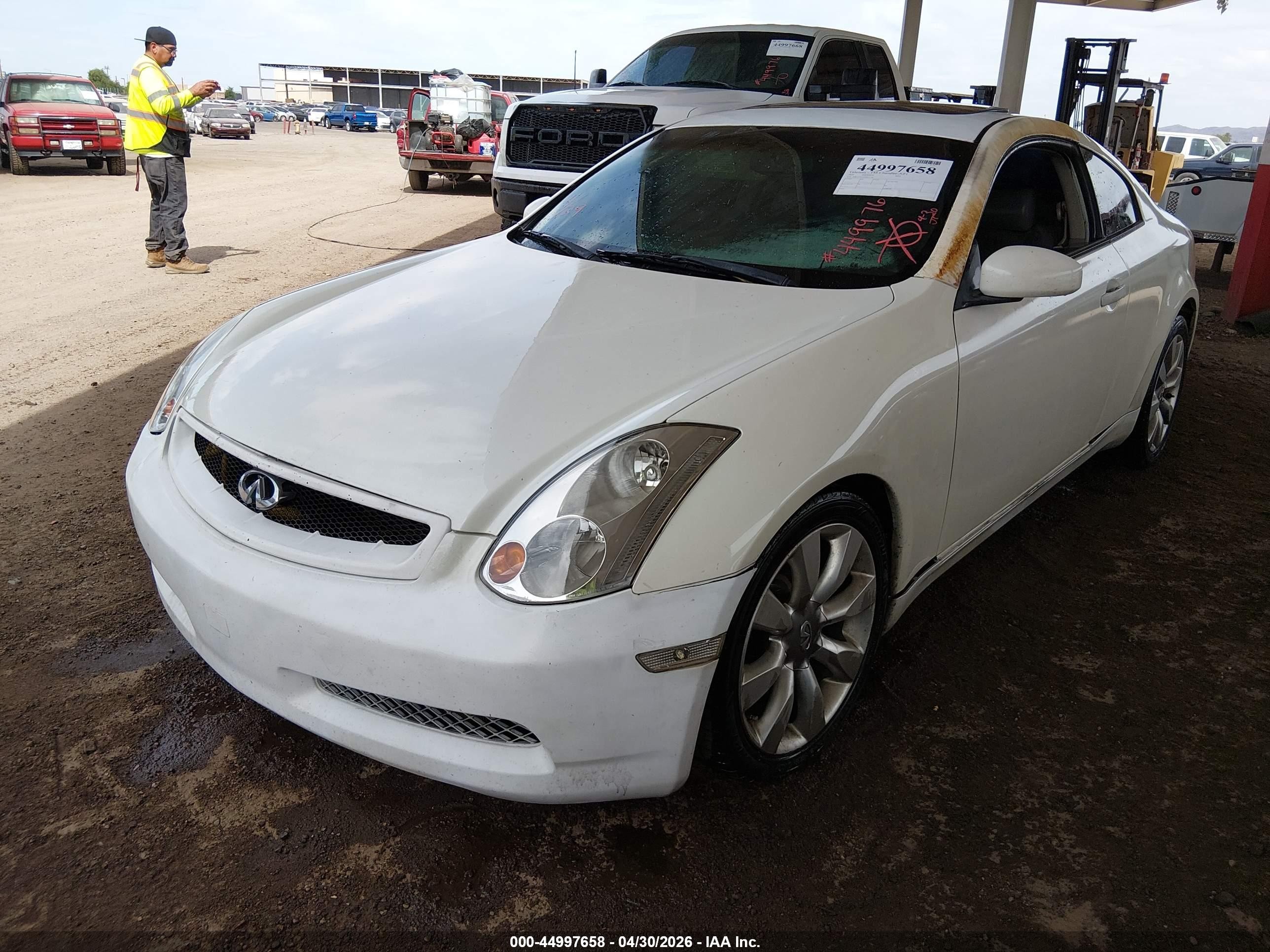 2005 Infiniti G35   Белый vin: JNKCV54E85M423781